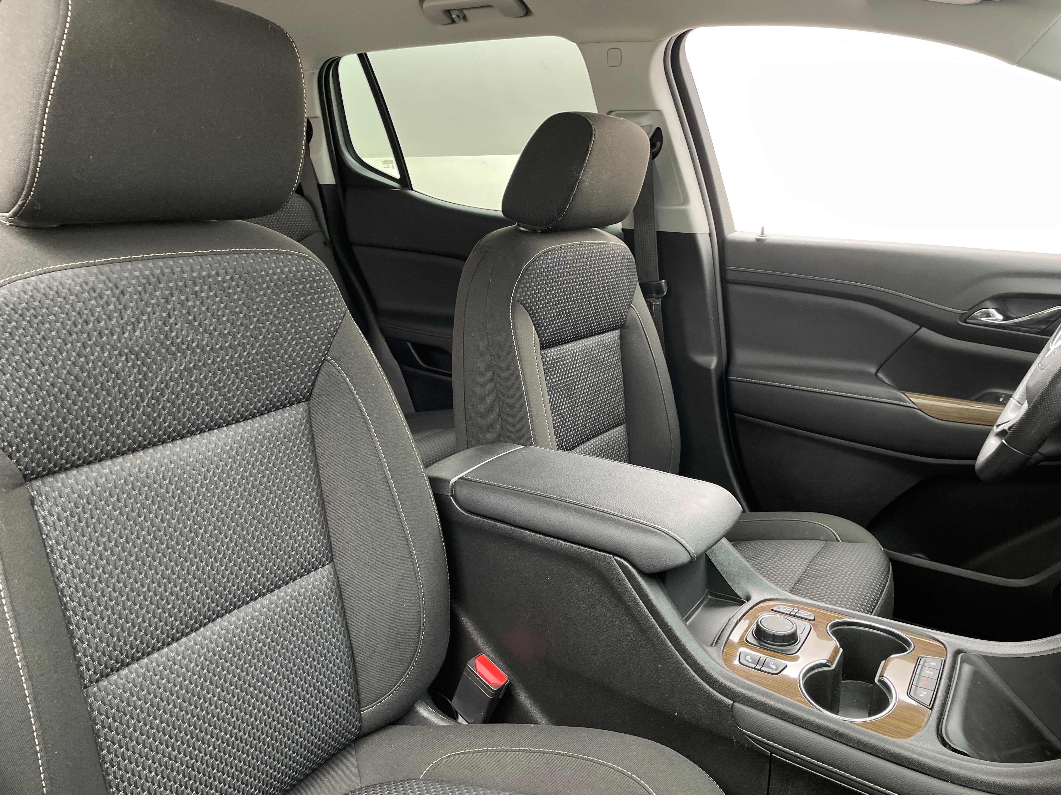 2023 GMC Acadia SLE 2