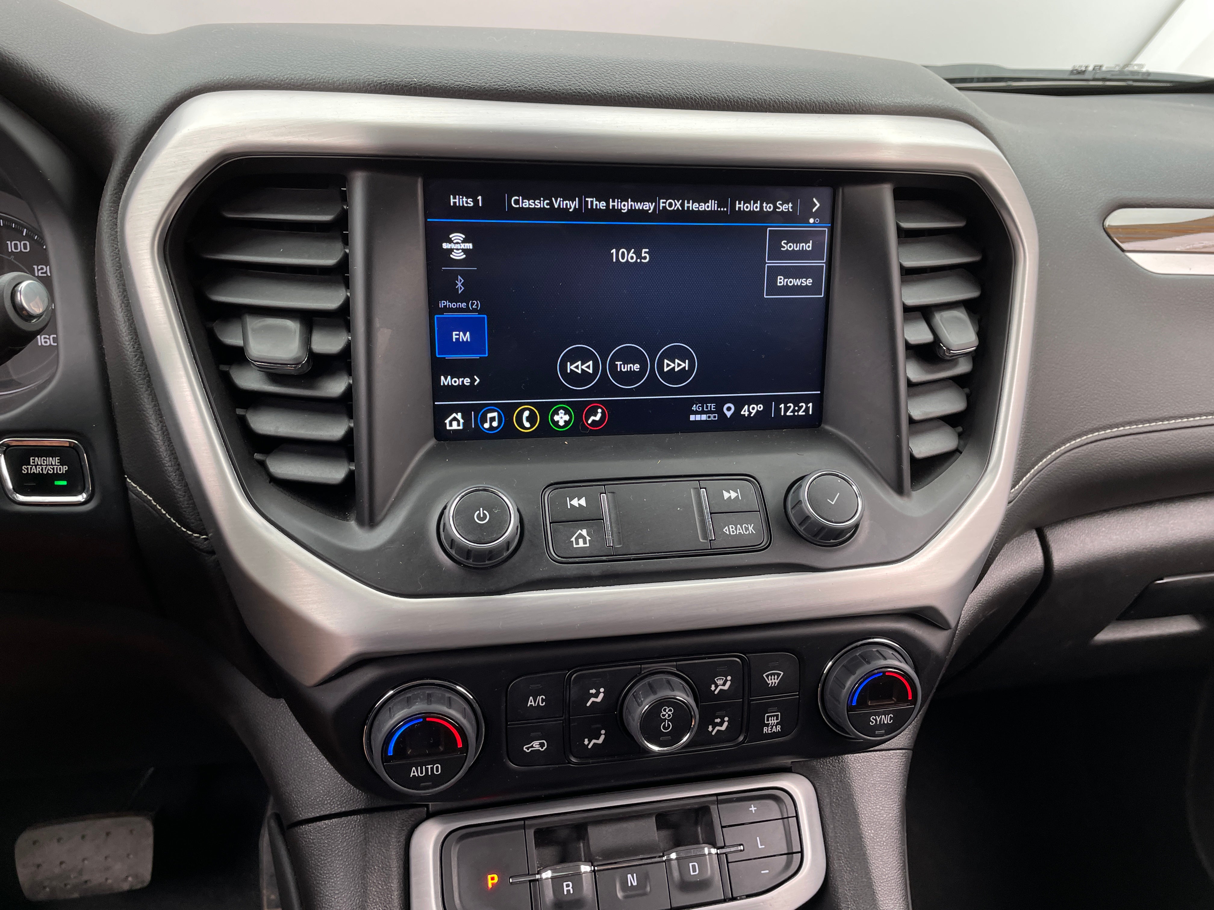 2023 GMC Acadia SLE 4