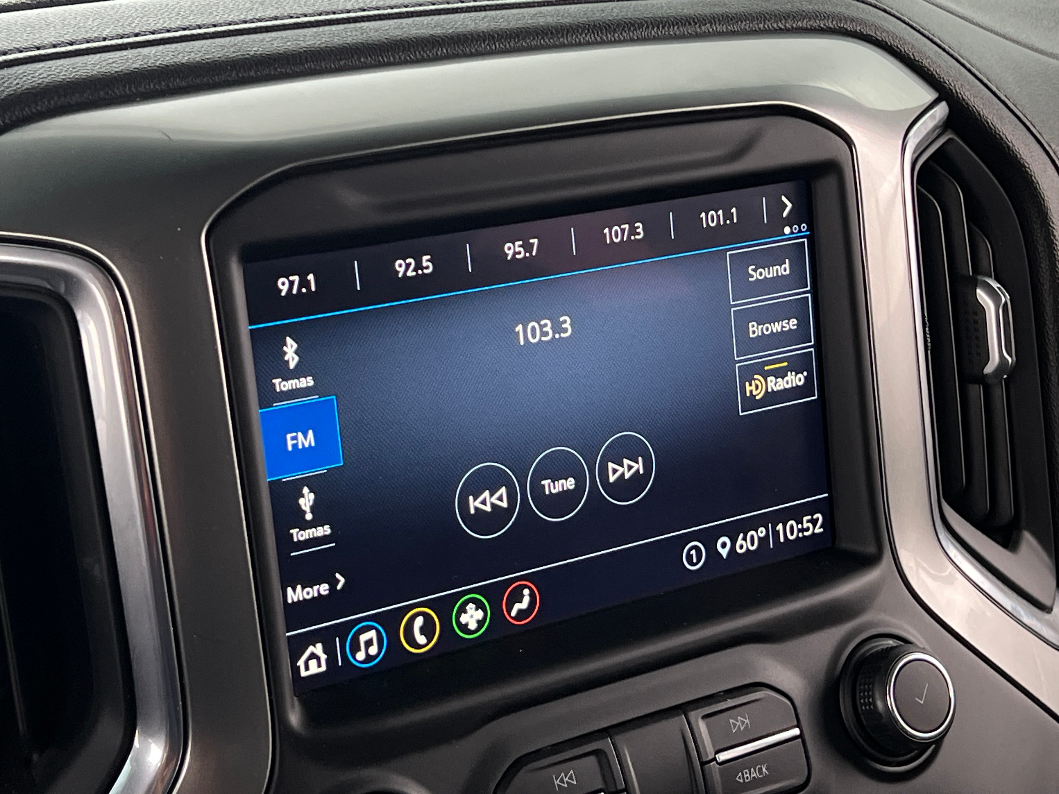 2020 Chevrolet Silverado 1500 RST 4
