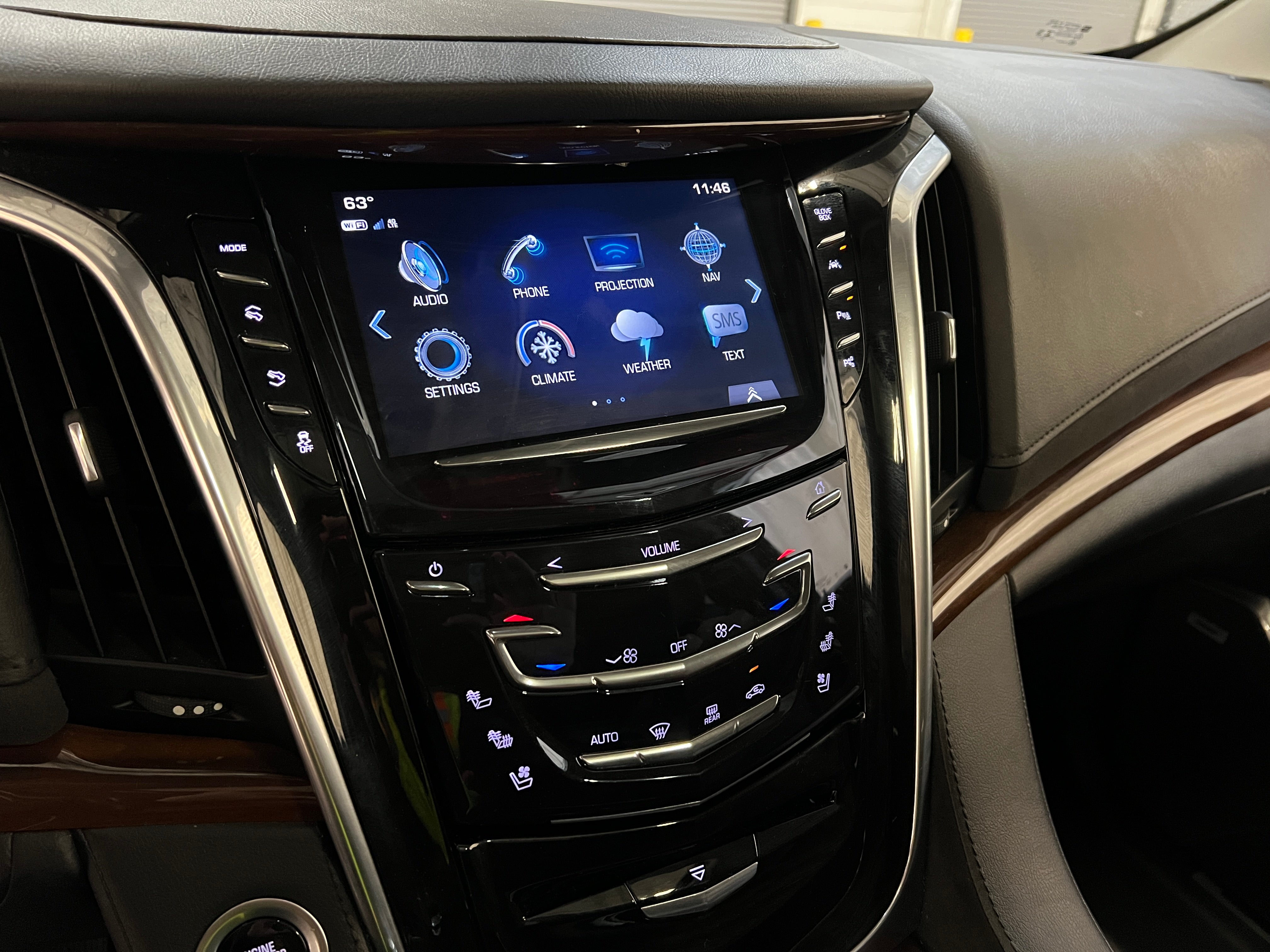 2020 Cadillac Escalade ESV Luxury 3
