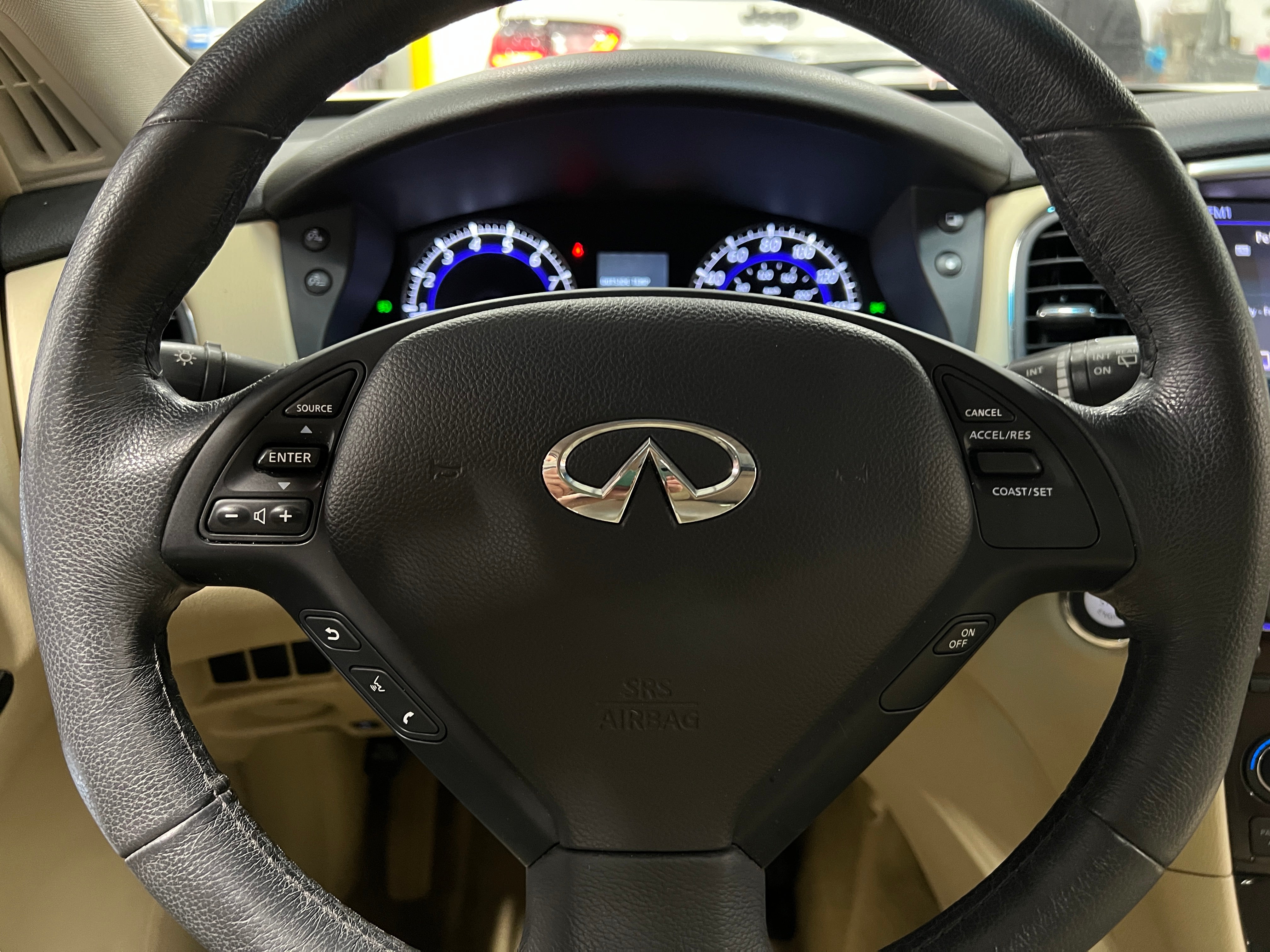2017 INFINITI QX50 Base 4