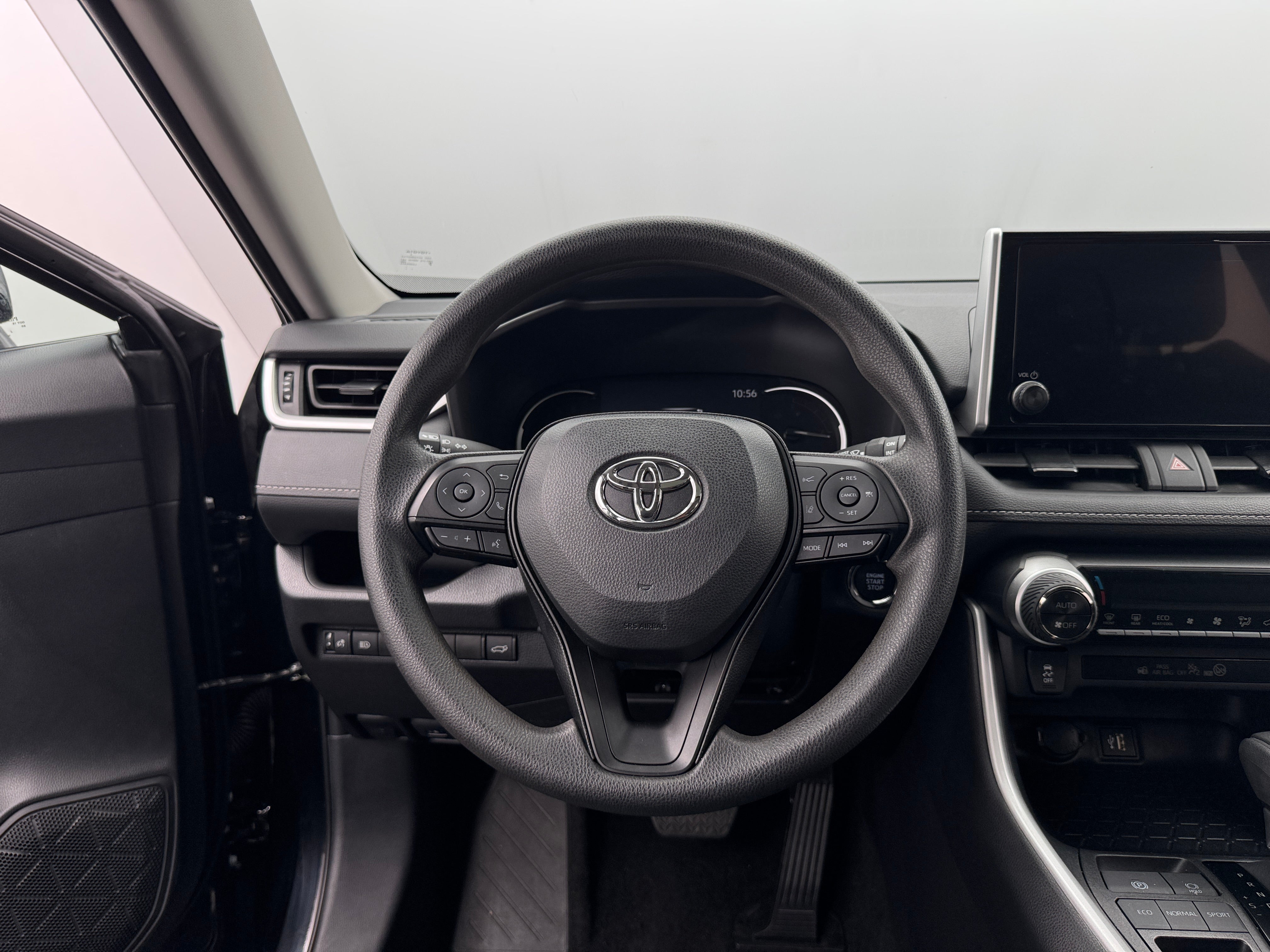 2024 Toyota RAV4 XLE 5