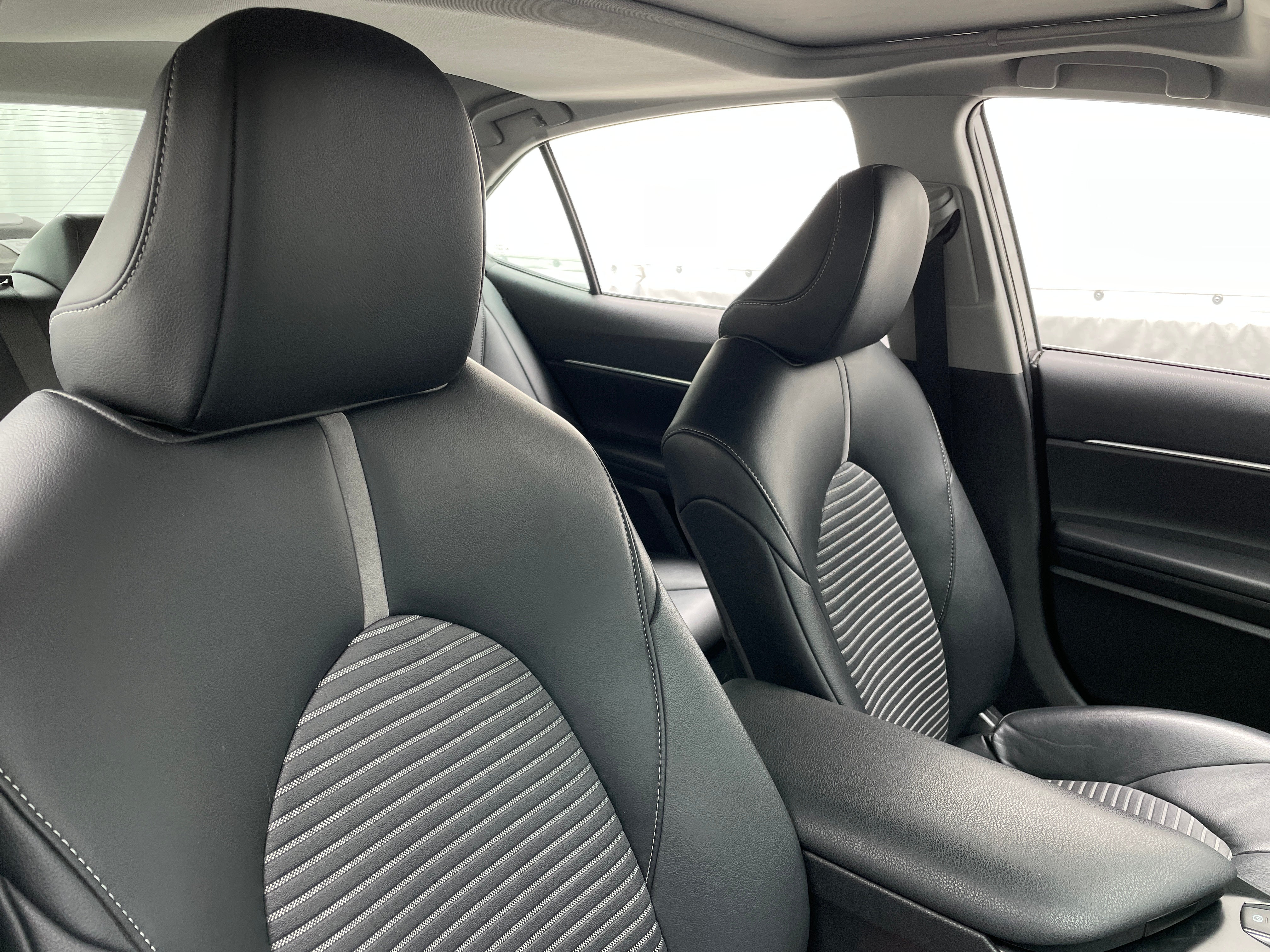 2020 Toyota Camry SE 2