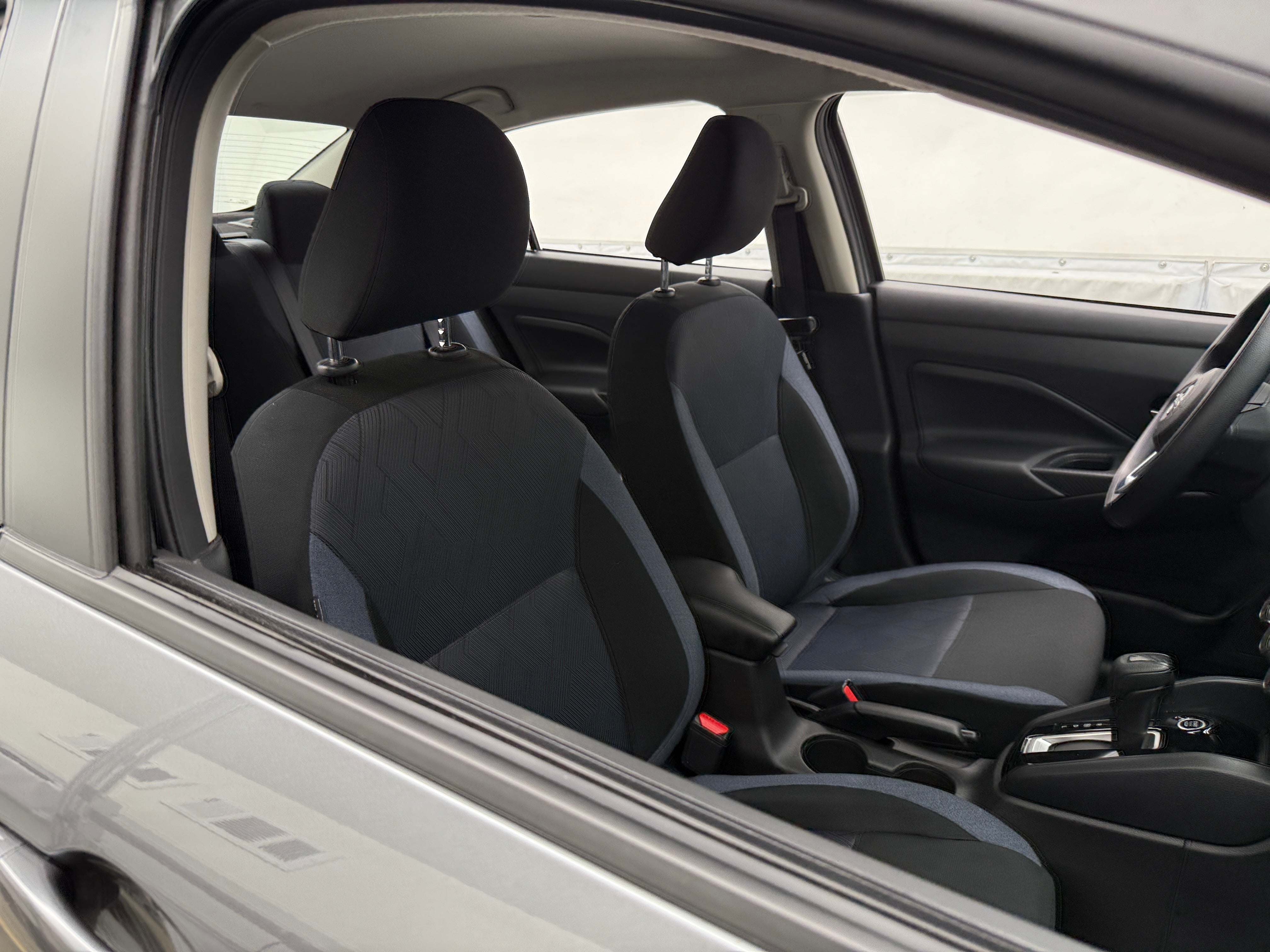 2025 Nissan Versa SV 2