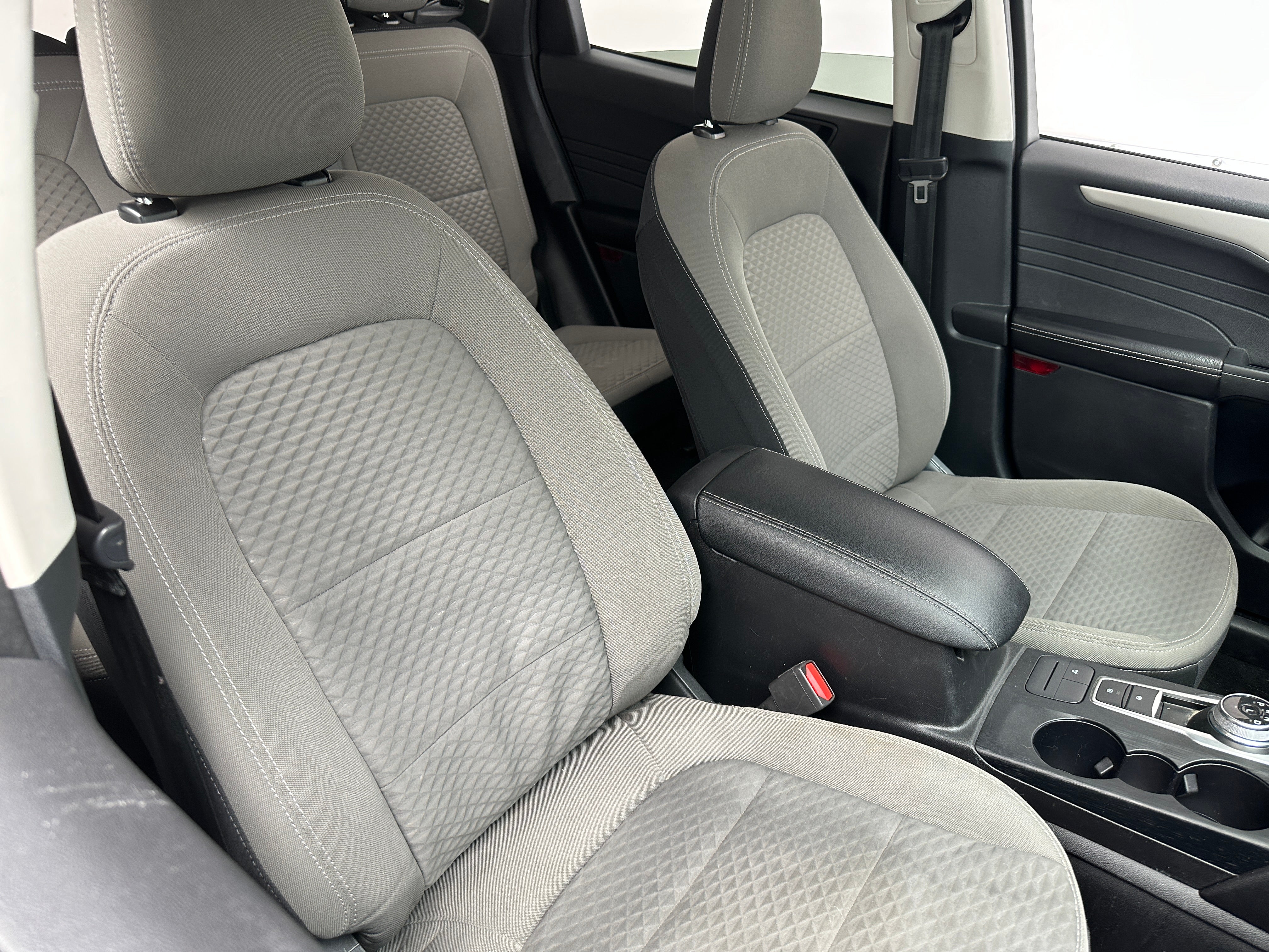 2022 Ford Escape SE Sport Hybrid 2