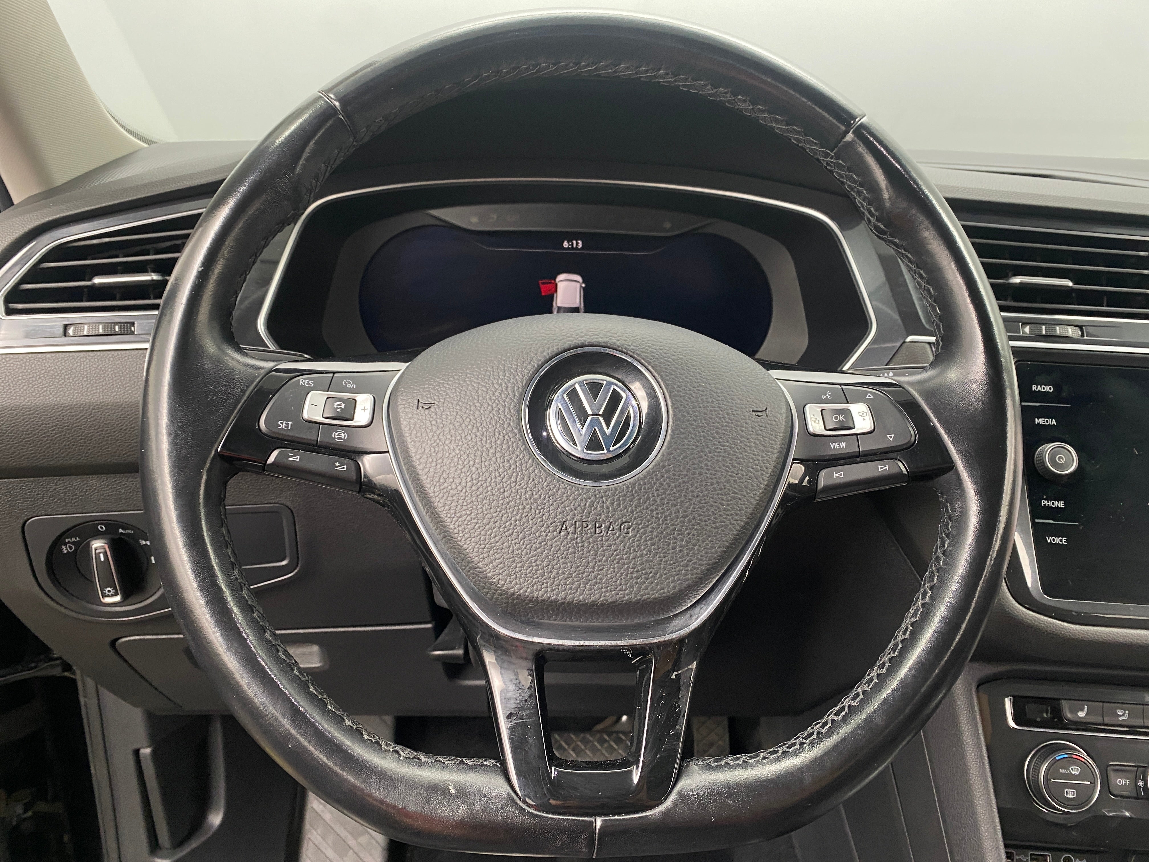 2019 Volkswagen Tiguan SEL 4