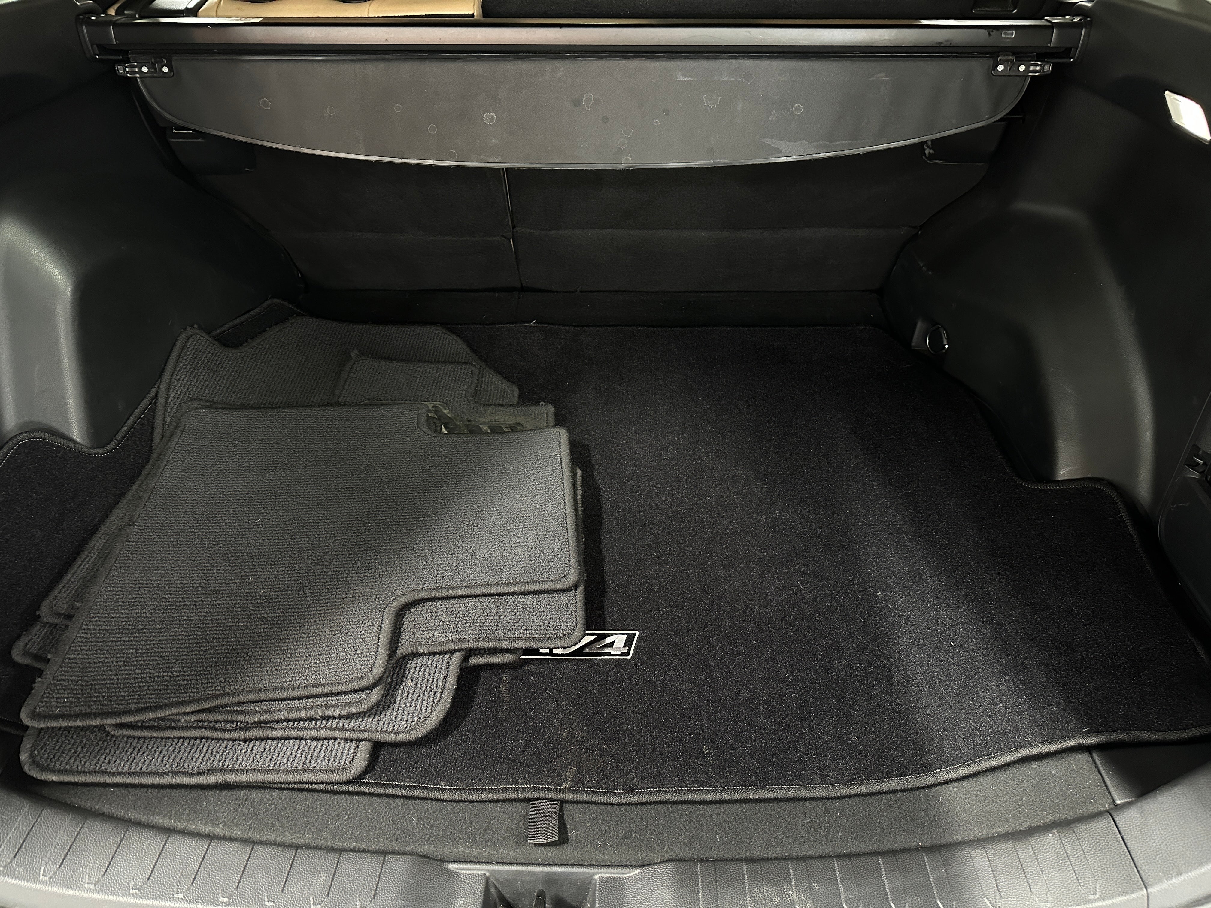 2022 Toyota RAV4 XLE Premium 6