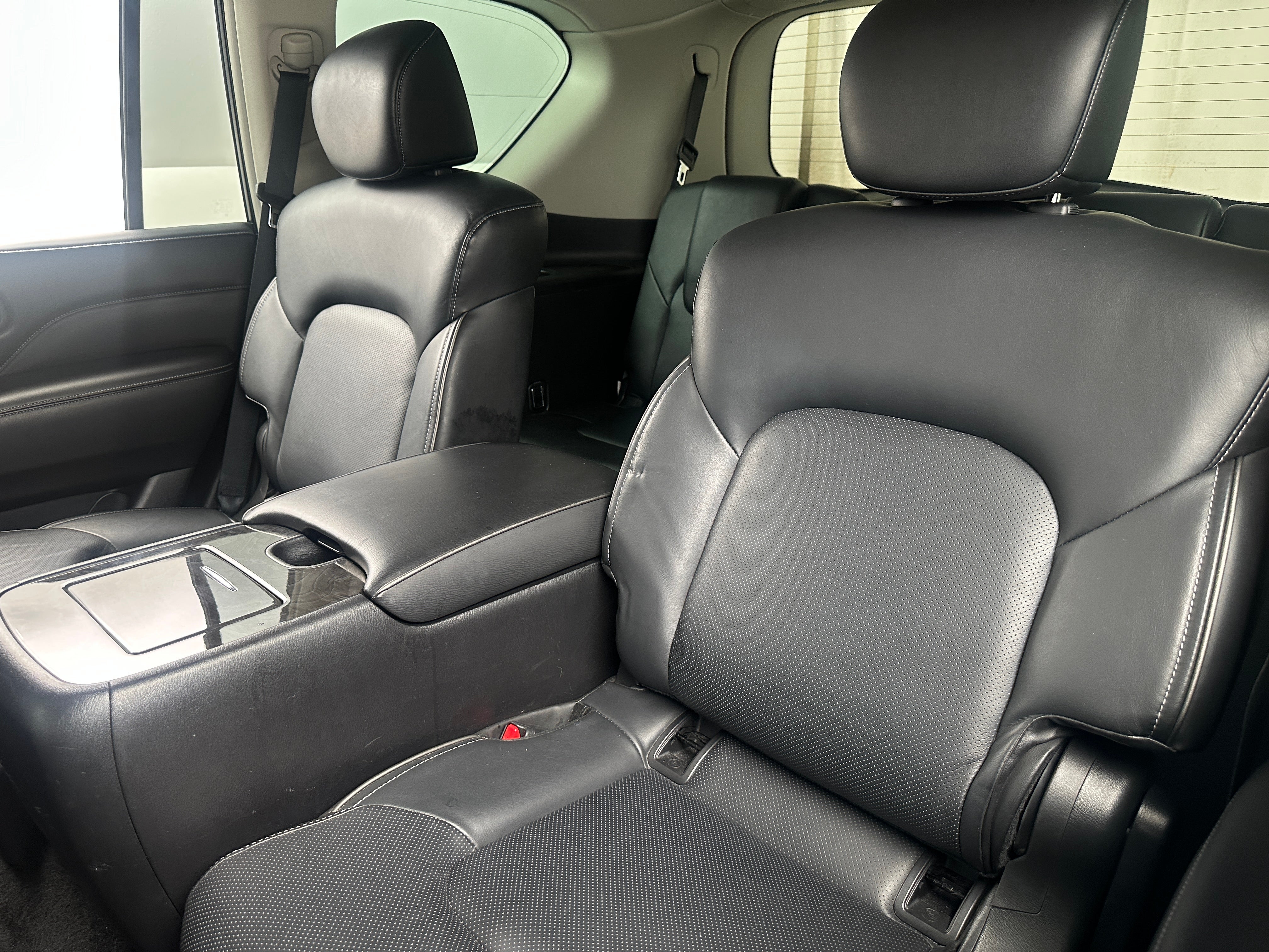 2023 INFINITI QX80 Luxe 5