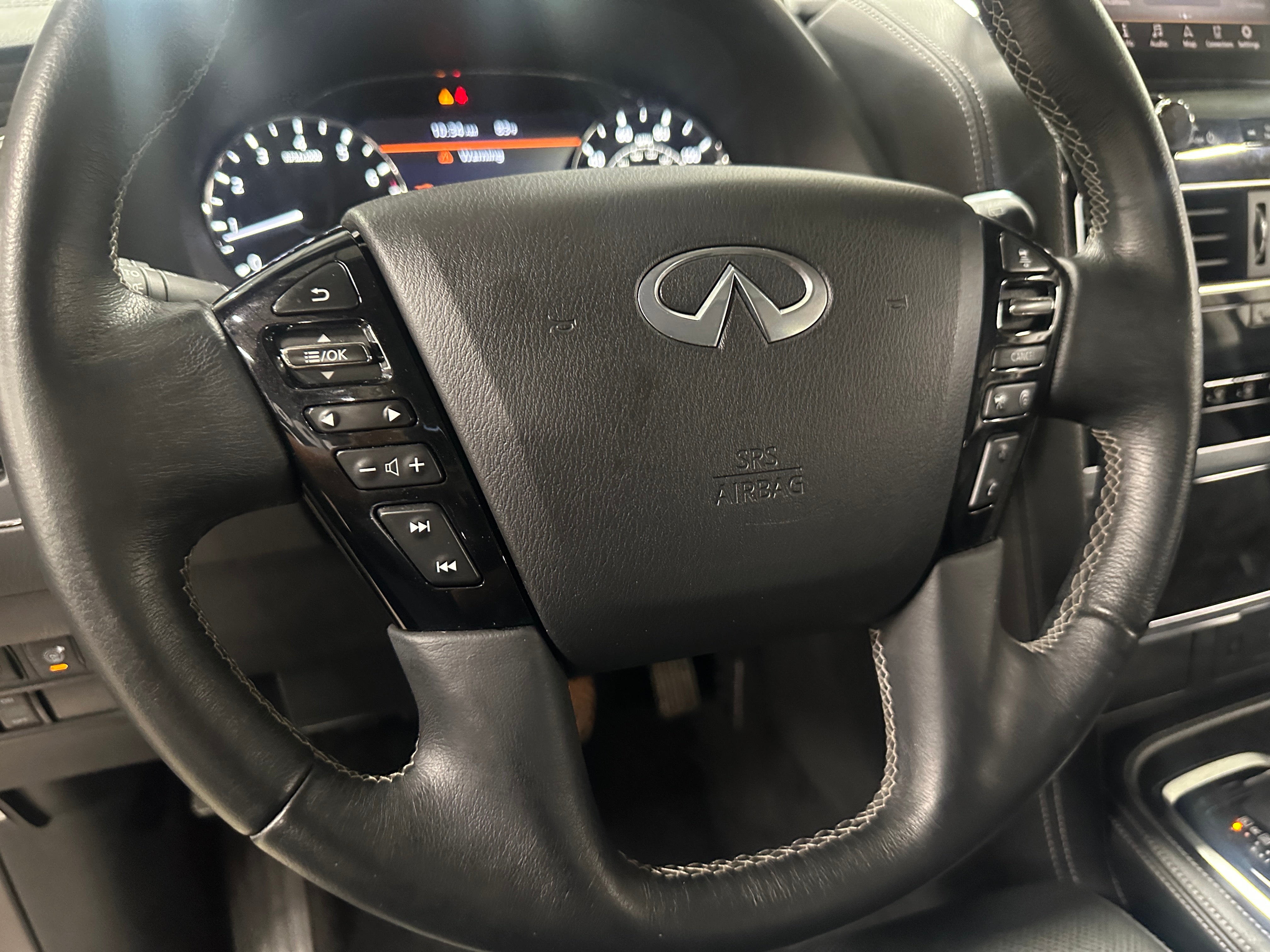 2023 INFINITI QX80 Luxe 4