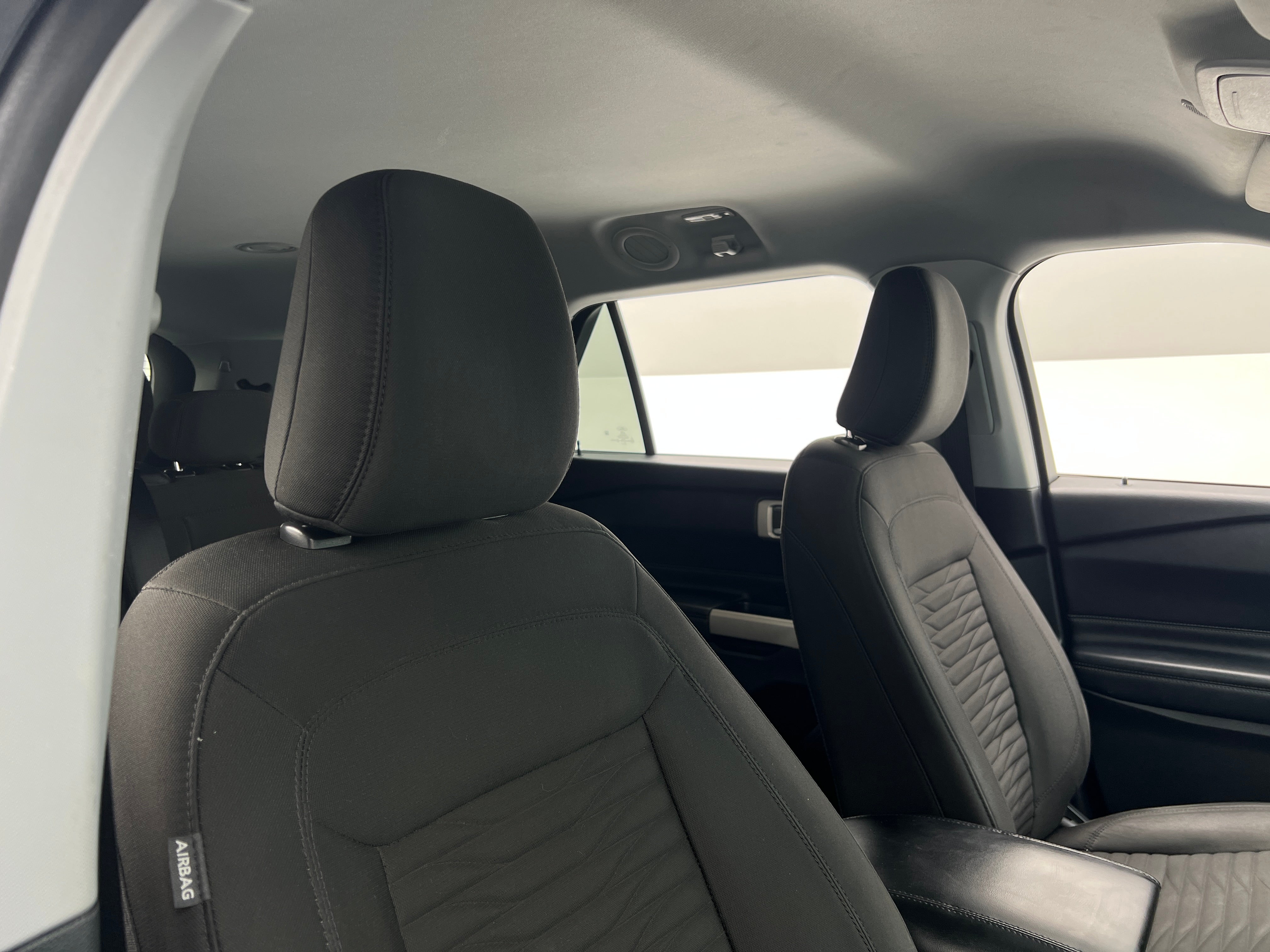 2021 Ford Explorer XLT 2