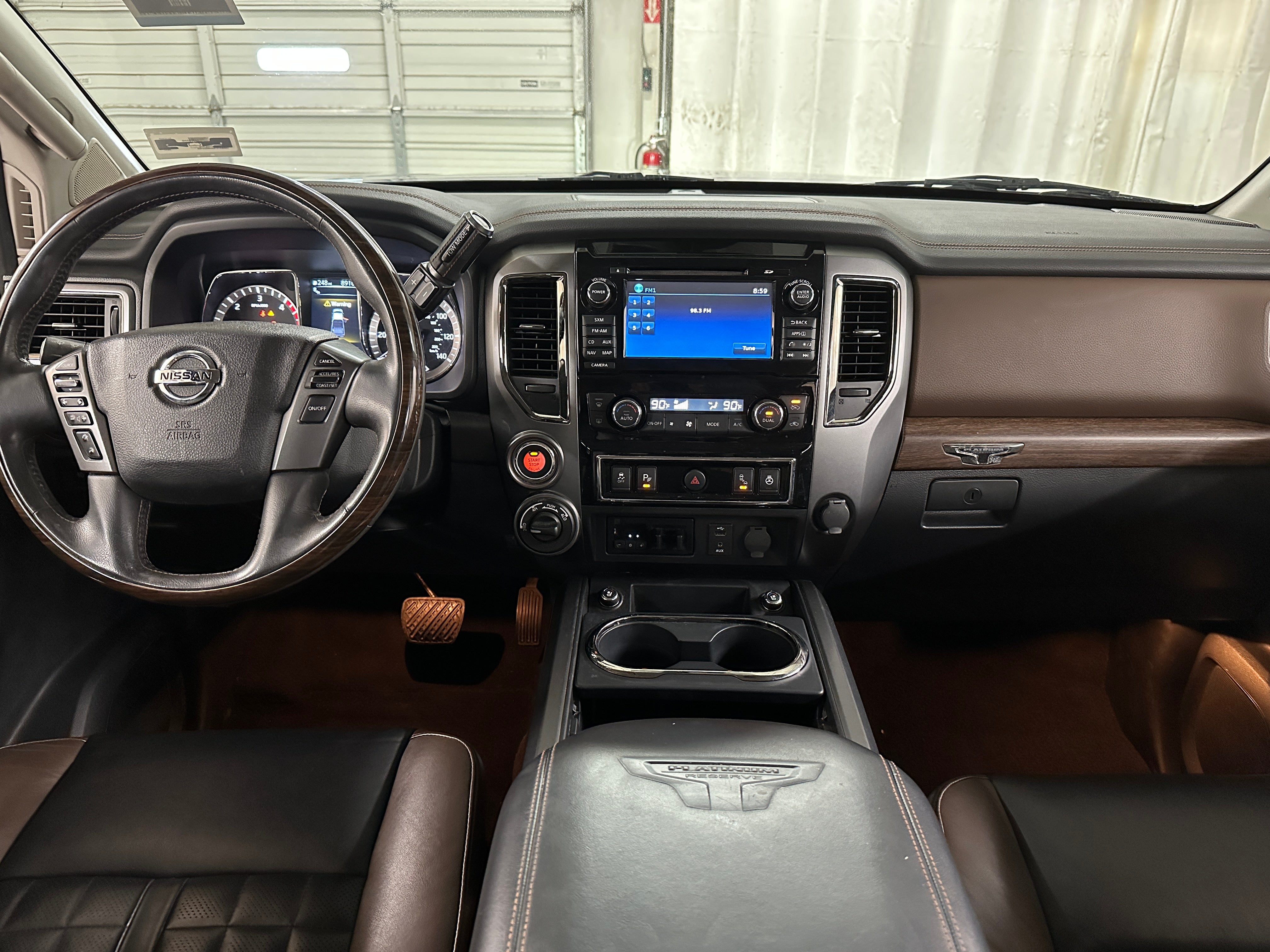 2017 Nissan Titan Platinum Reserve 2