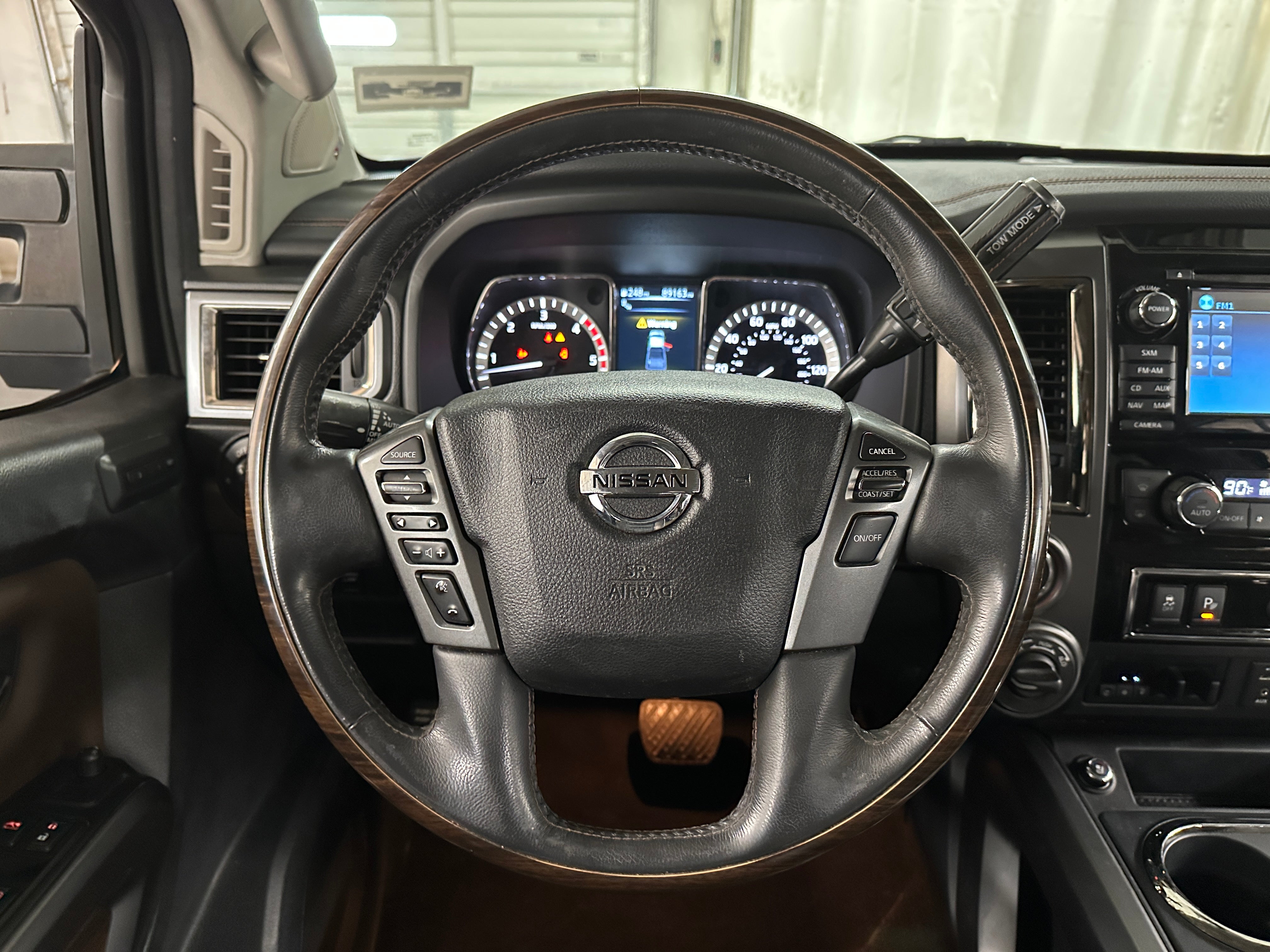 2017 Nissan Titan Platinum Reserve 4