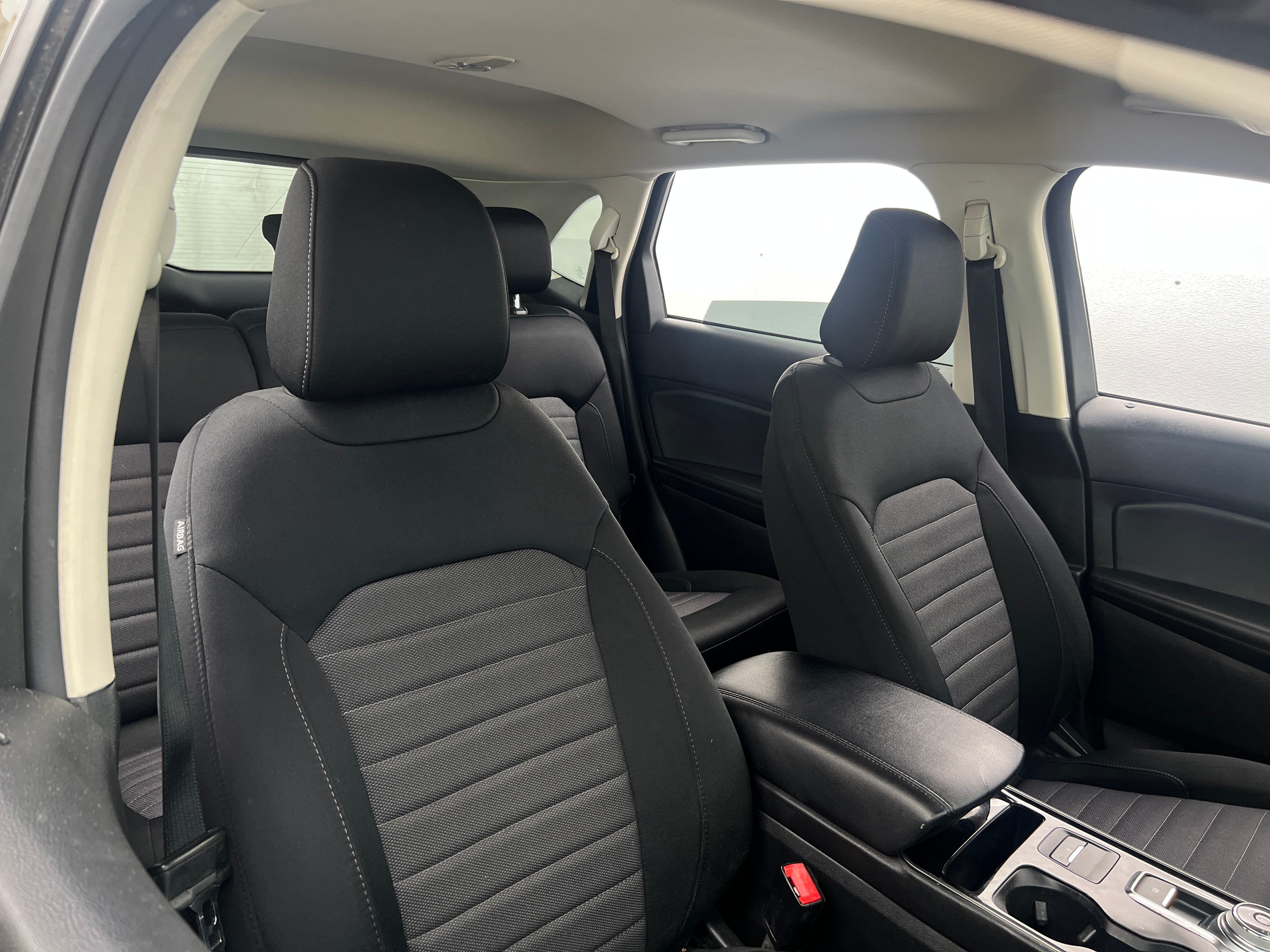 2020 Ford Edge SE 2