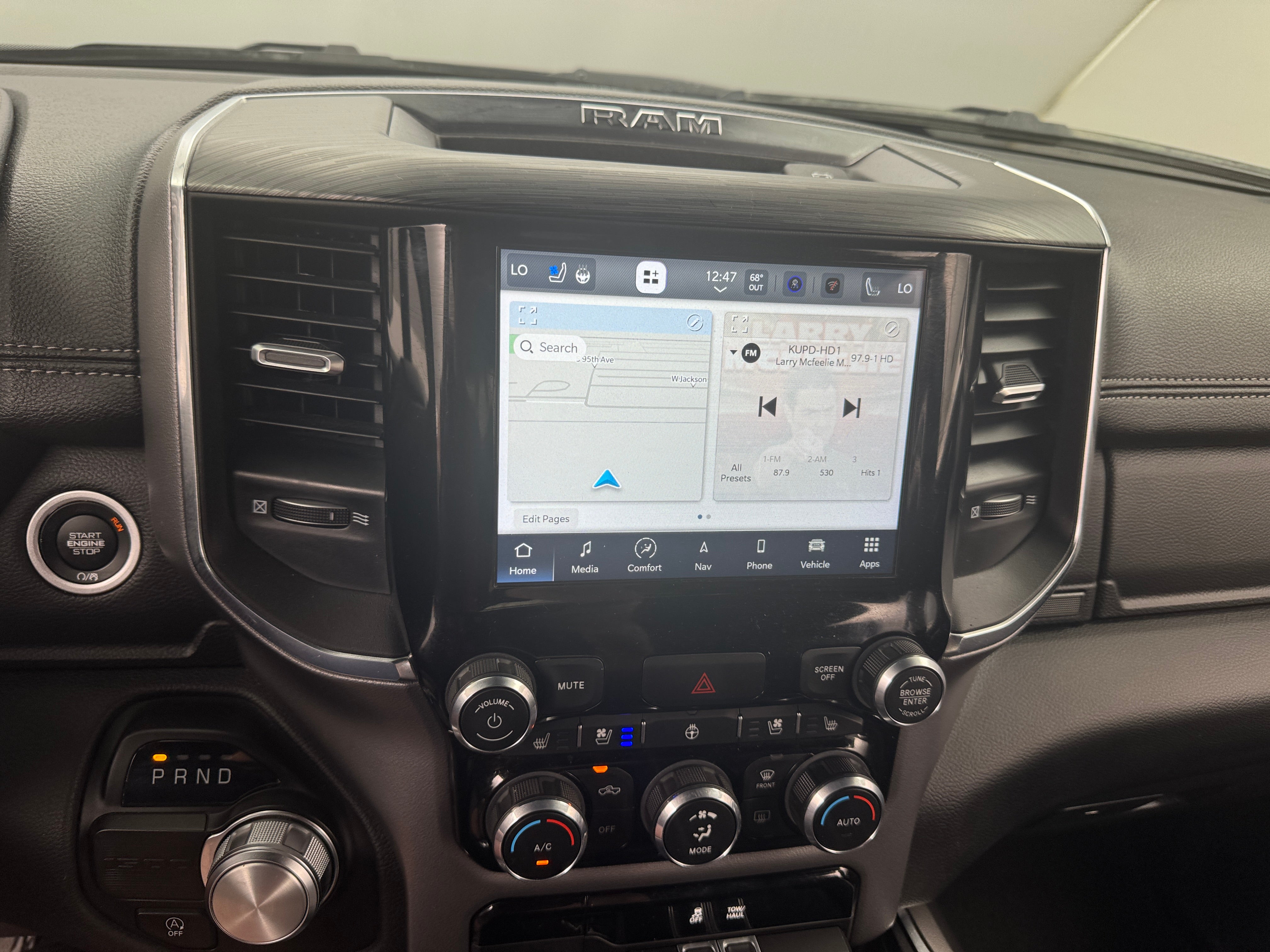 2024 RAM 1500 Laramie 3