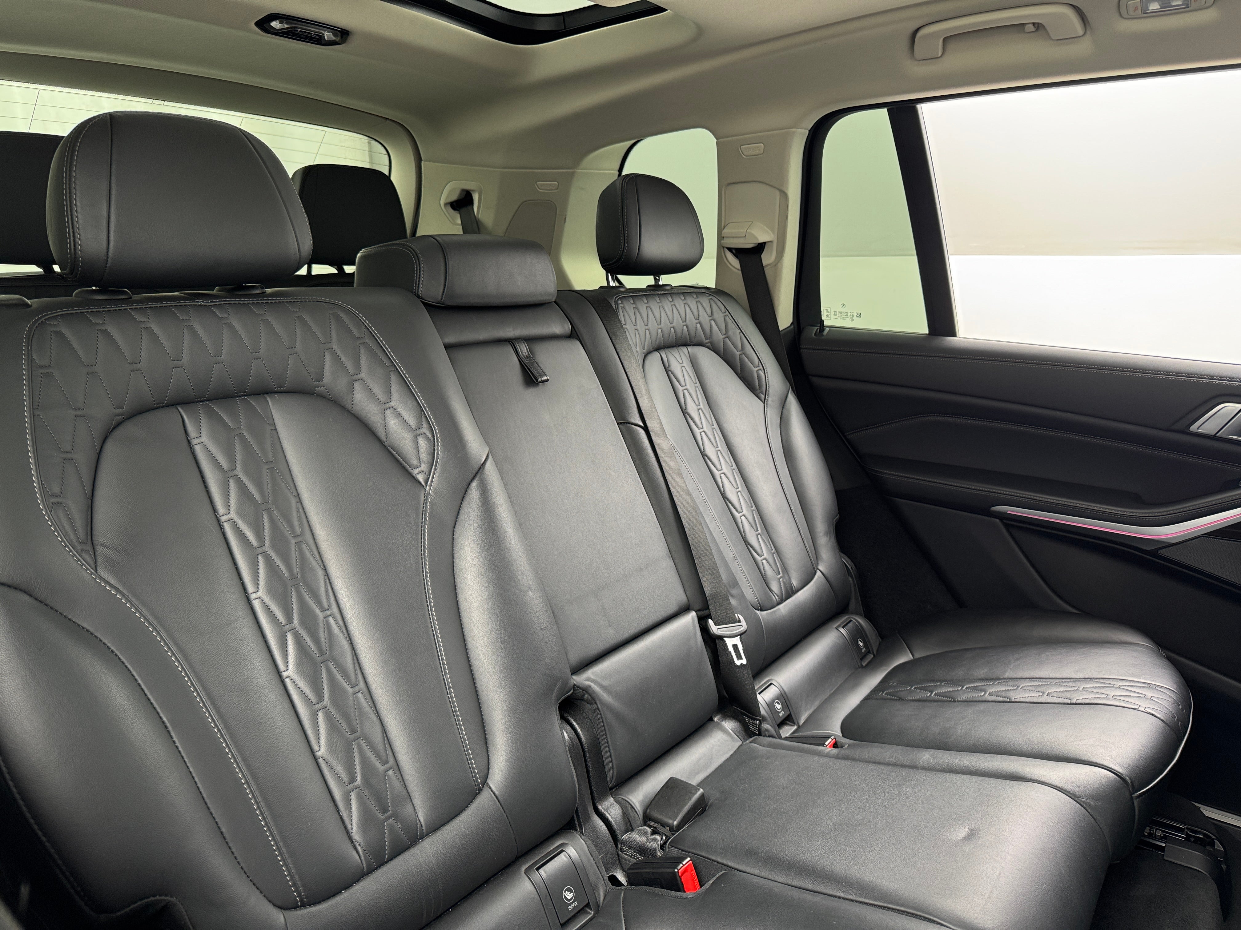 2023 BMW X7 xDrive40i 5