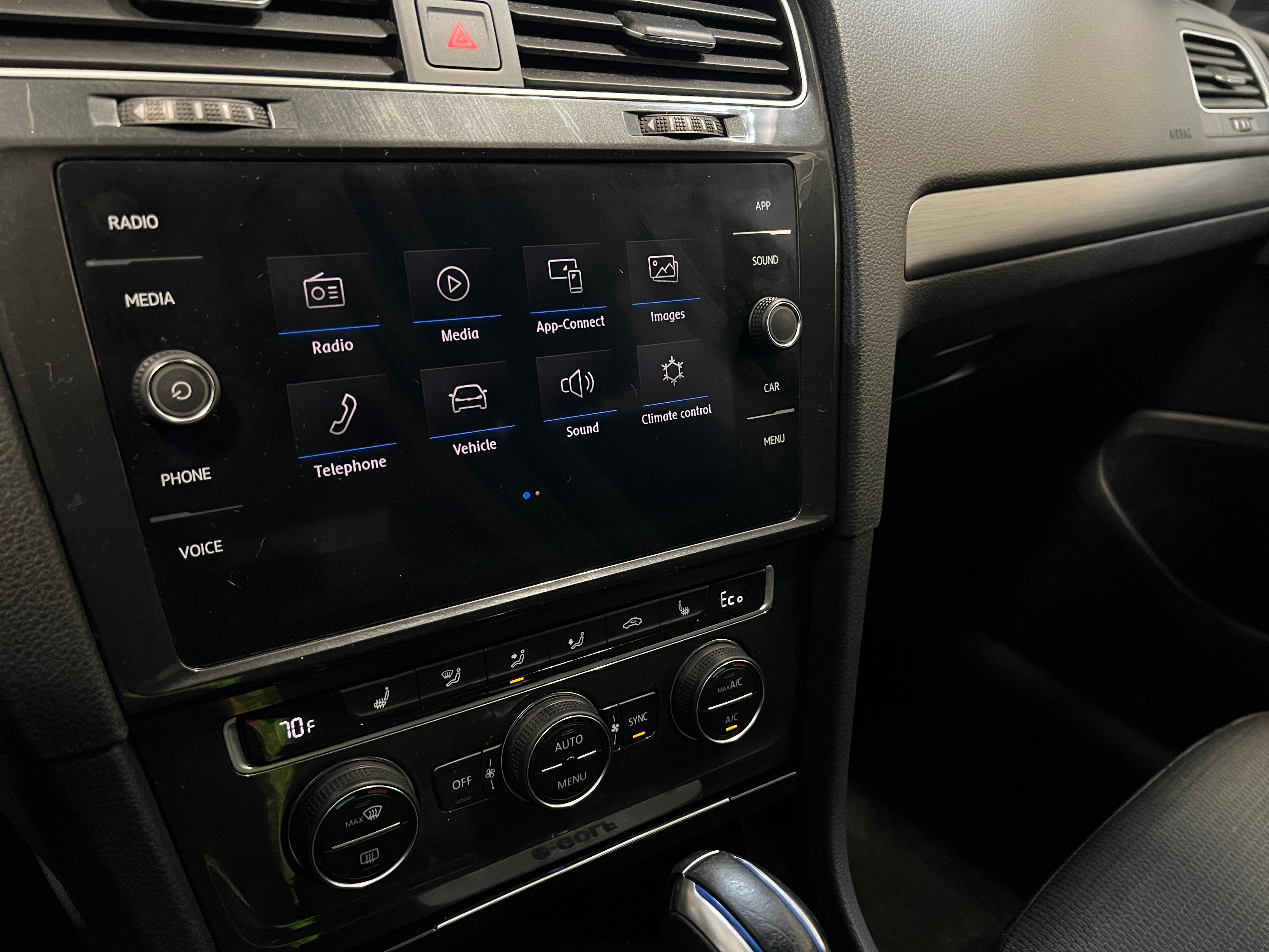2019 Volkswagen e-Golf SE 4