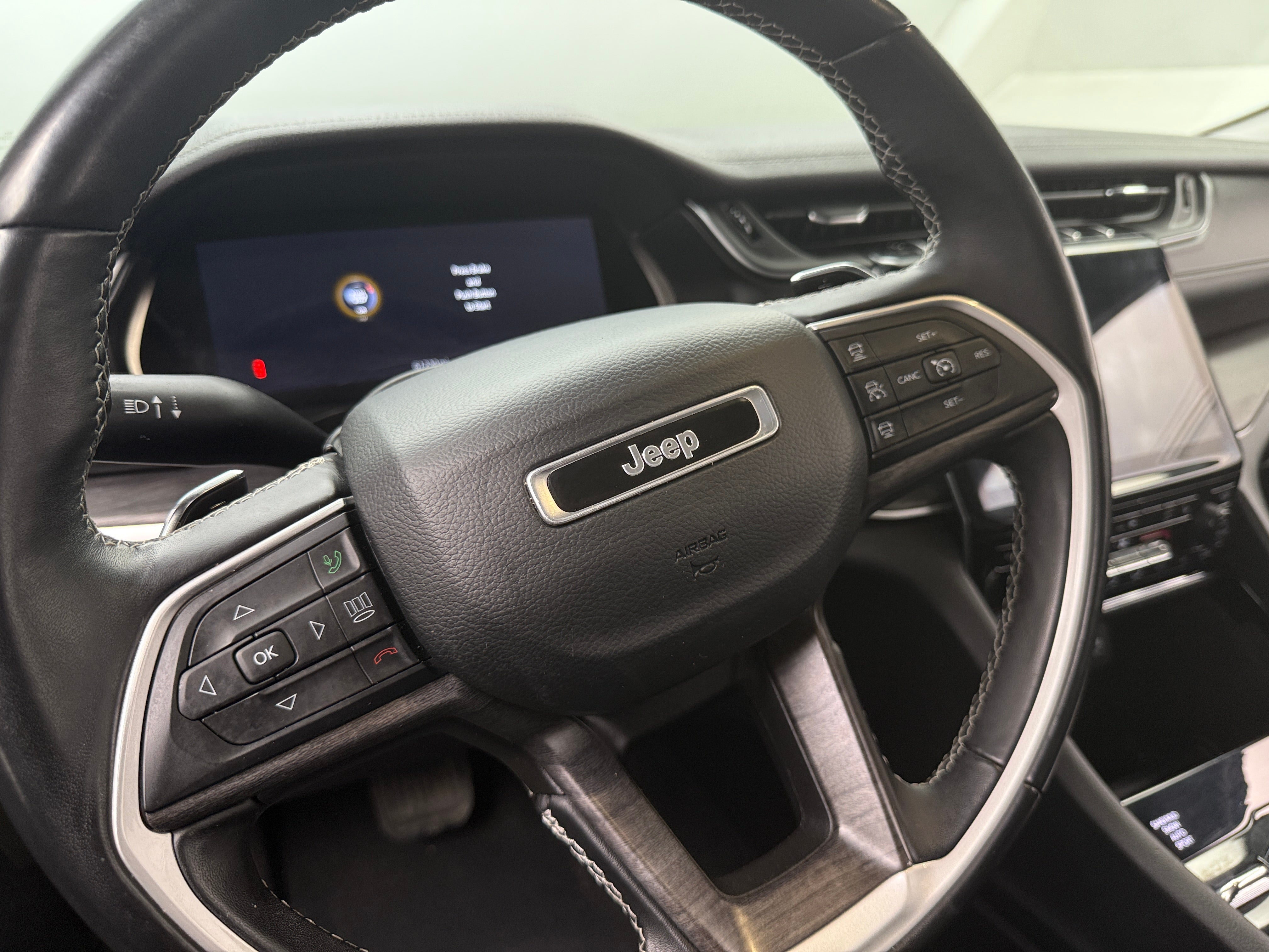 2022 Jeep Grand Cherokee L Limited Edition 4