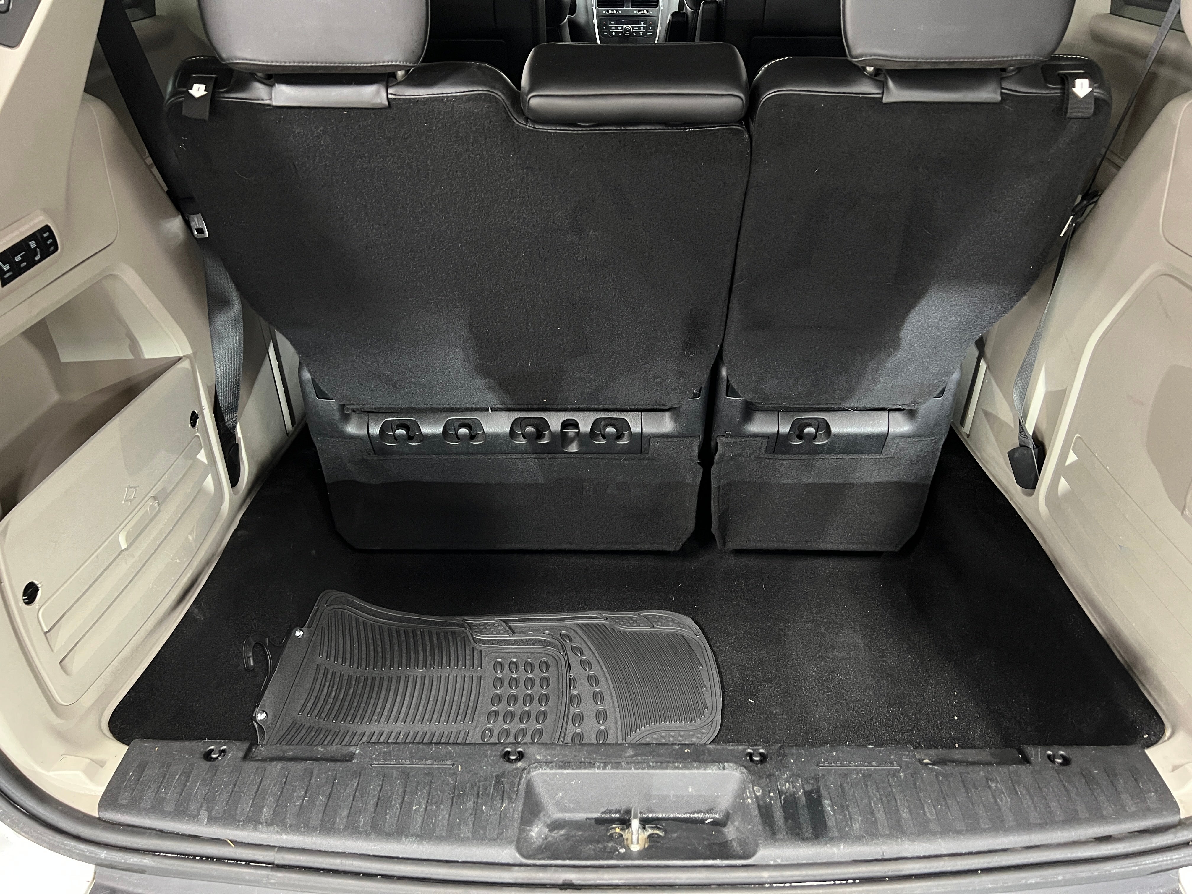 2014 Chrysler Town & Country Touring 6