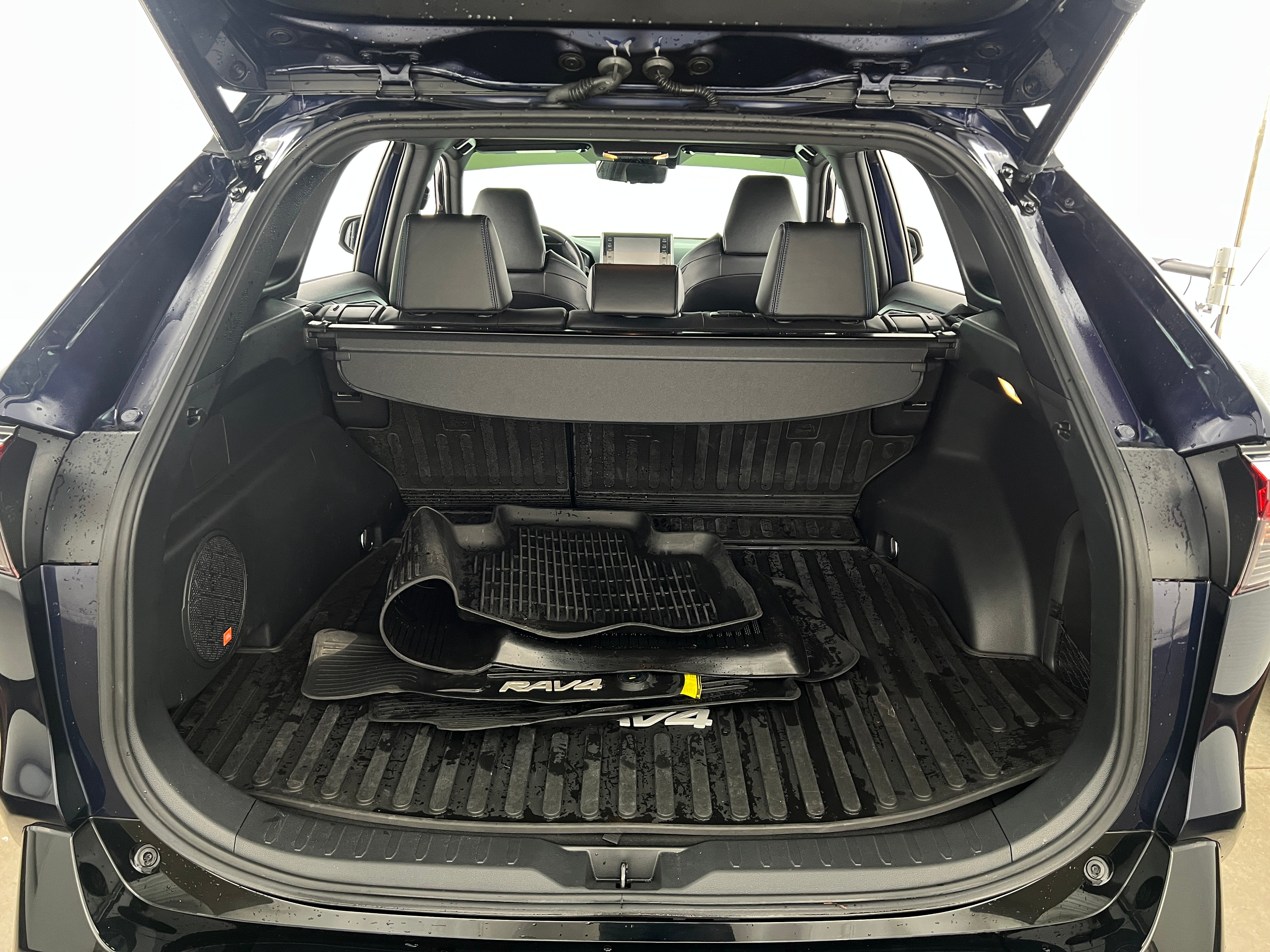 2020 Toyota RAV4 XSE 6