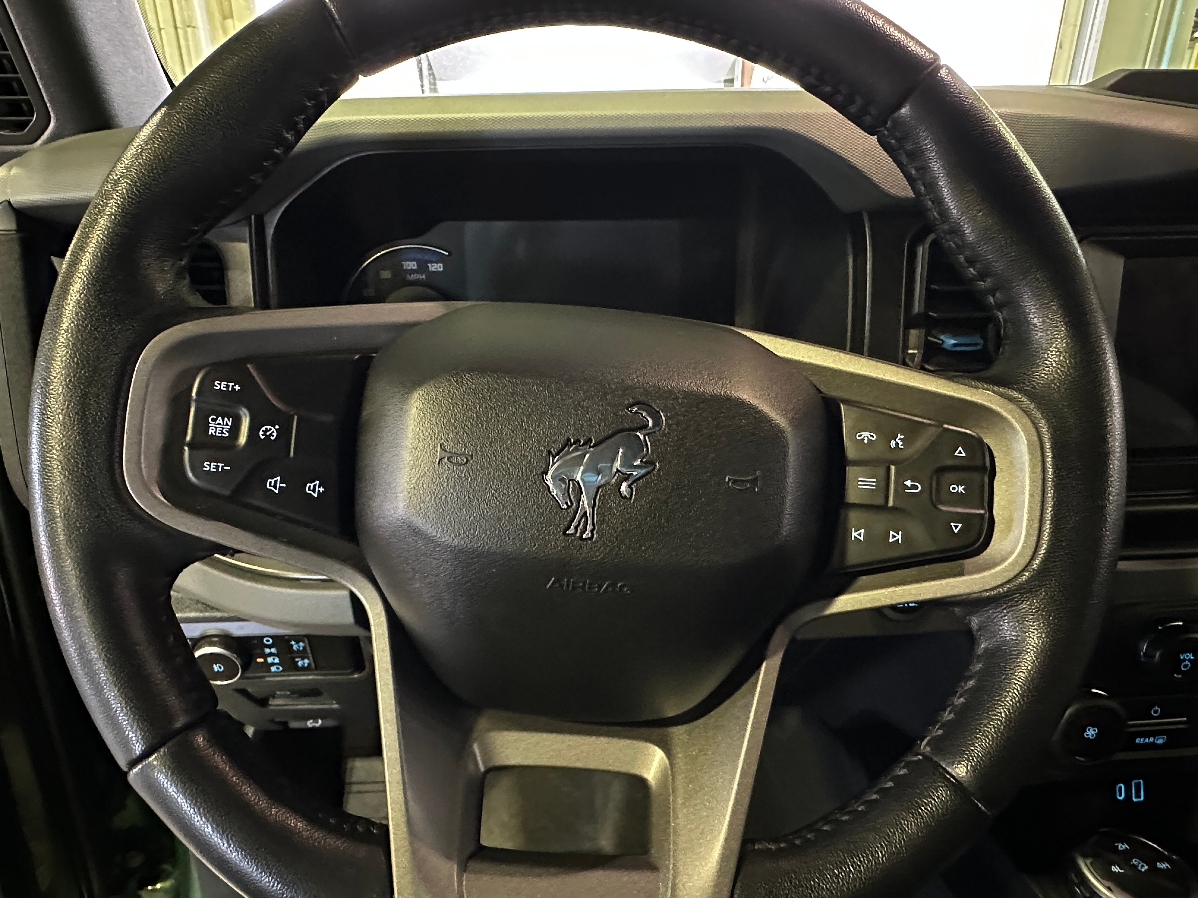 2022 Ford Bronco Black Diamond 5