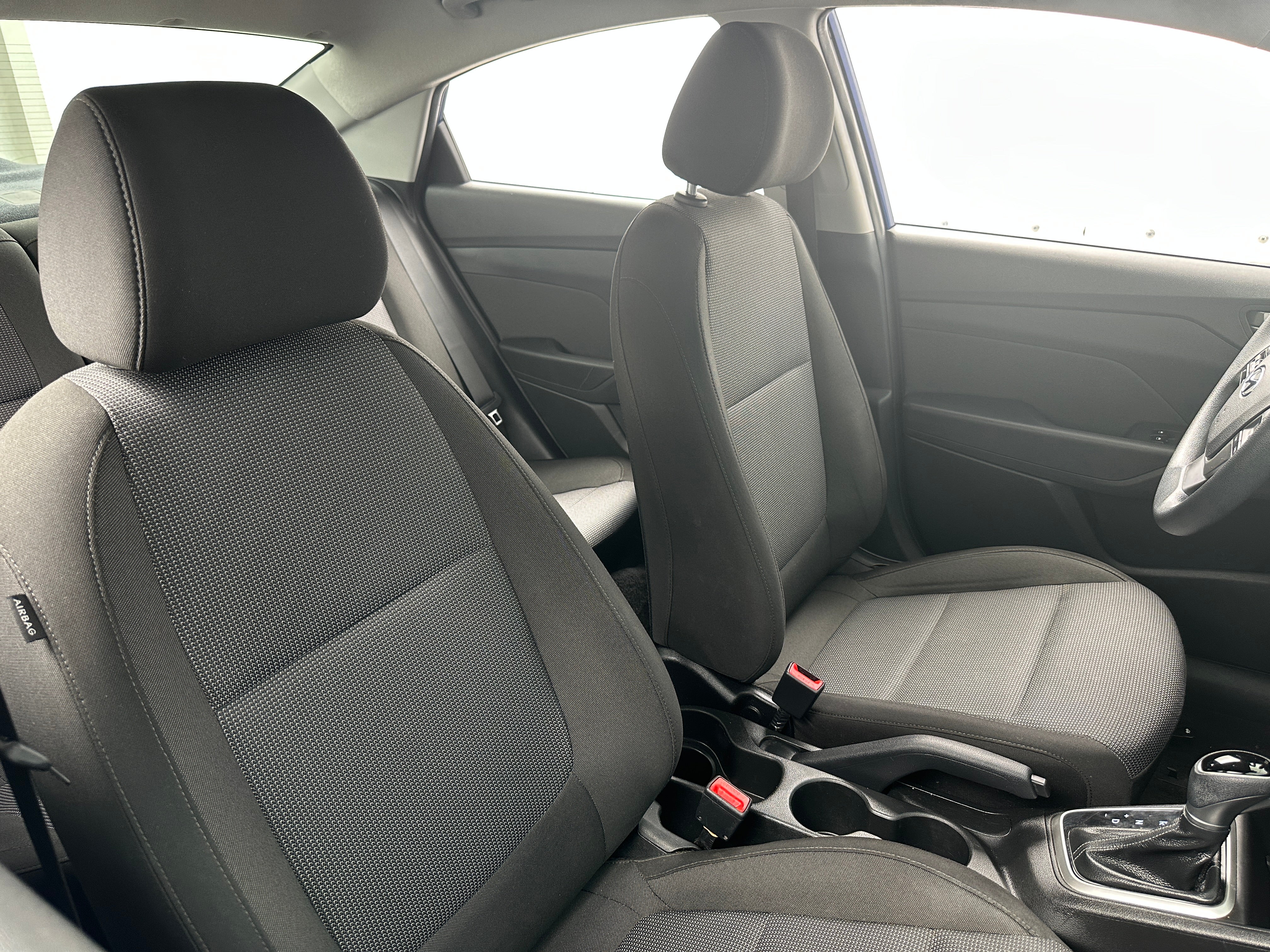 2022 Hyundai Accent SE 2