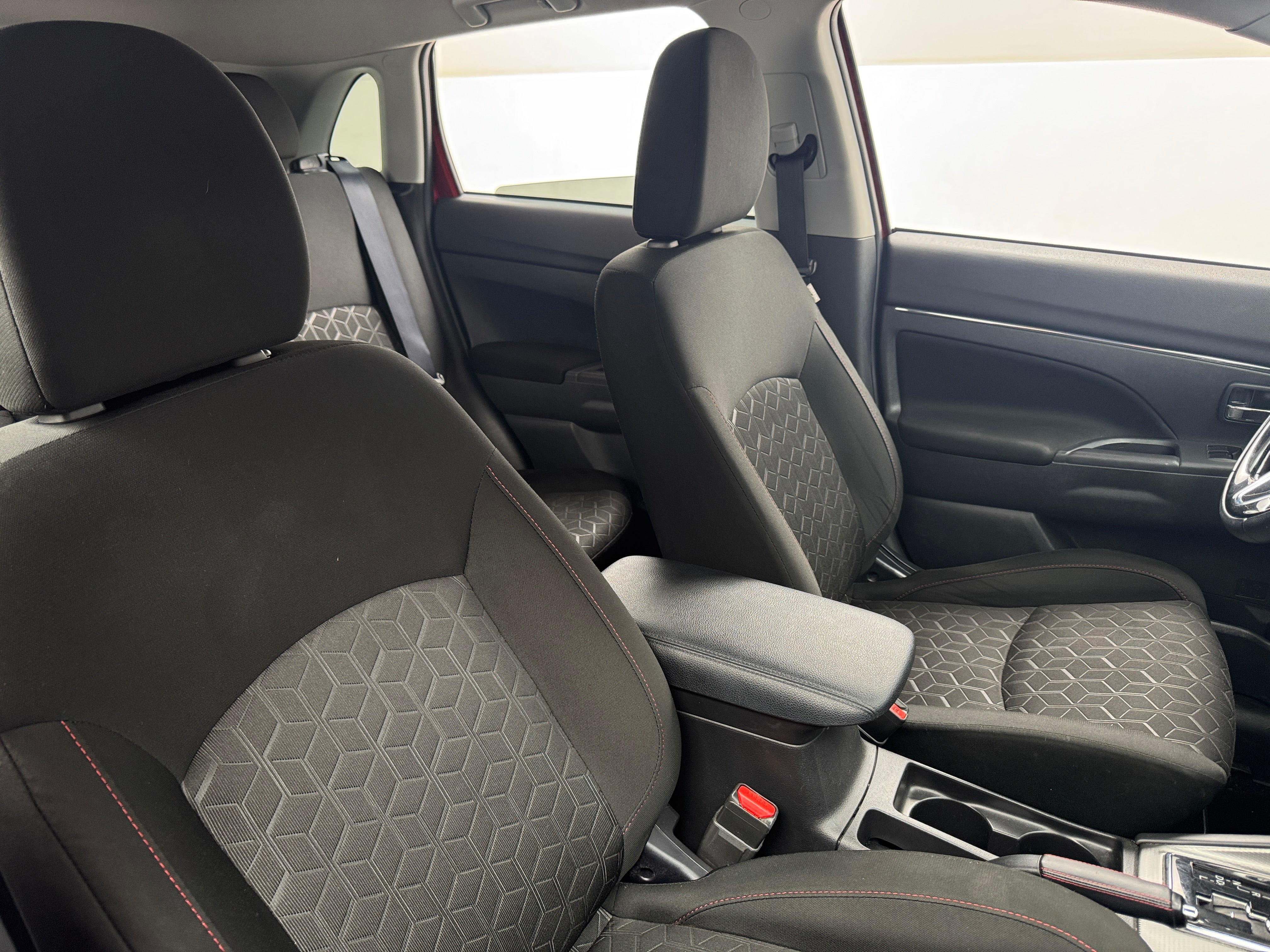 2022 Mitsubishi Outlander Sport LE 2