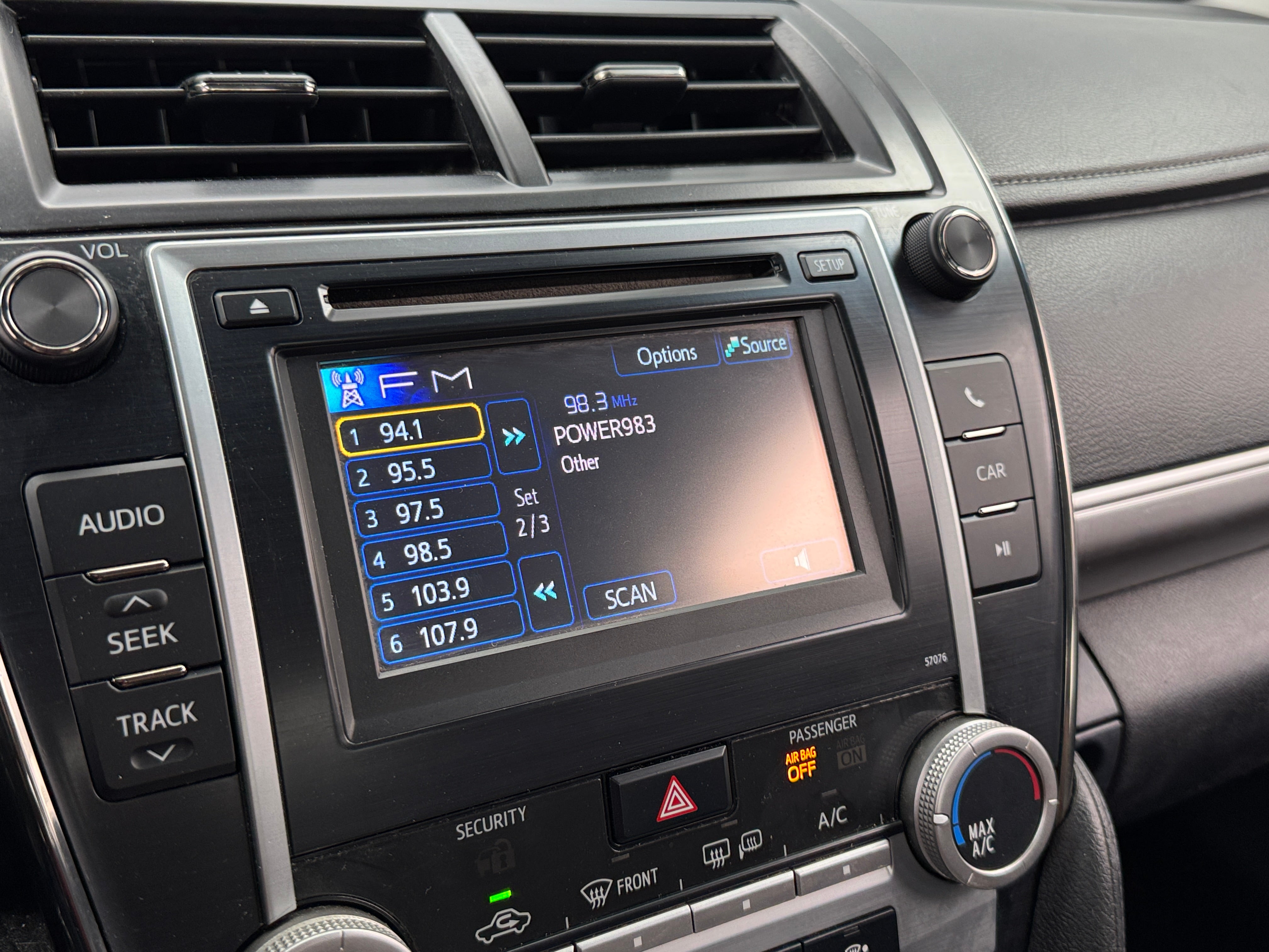 2014 Toyota Camry SE 4