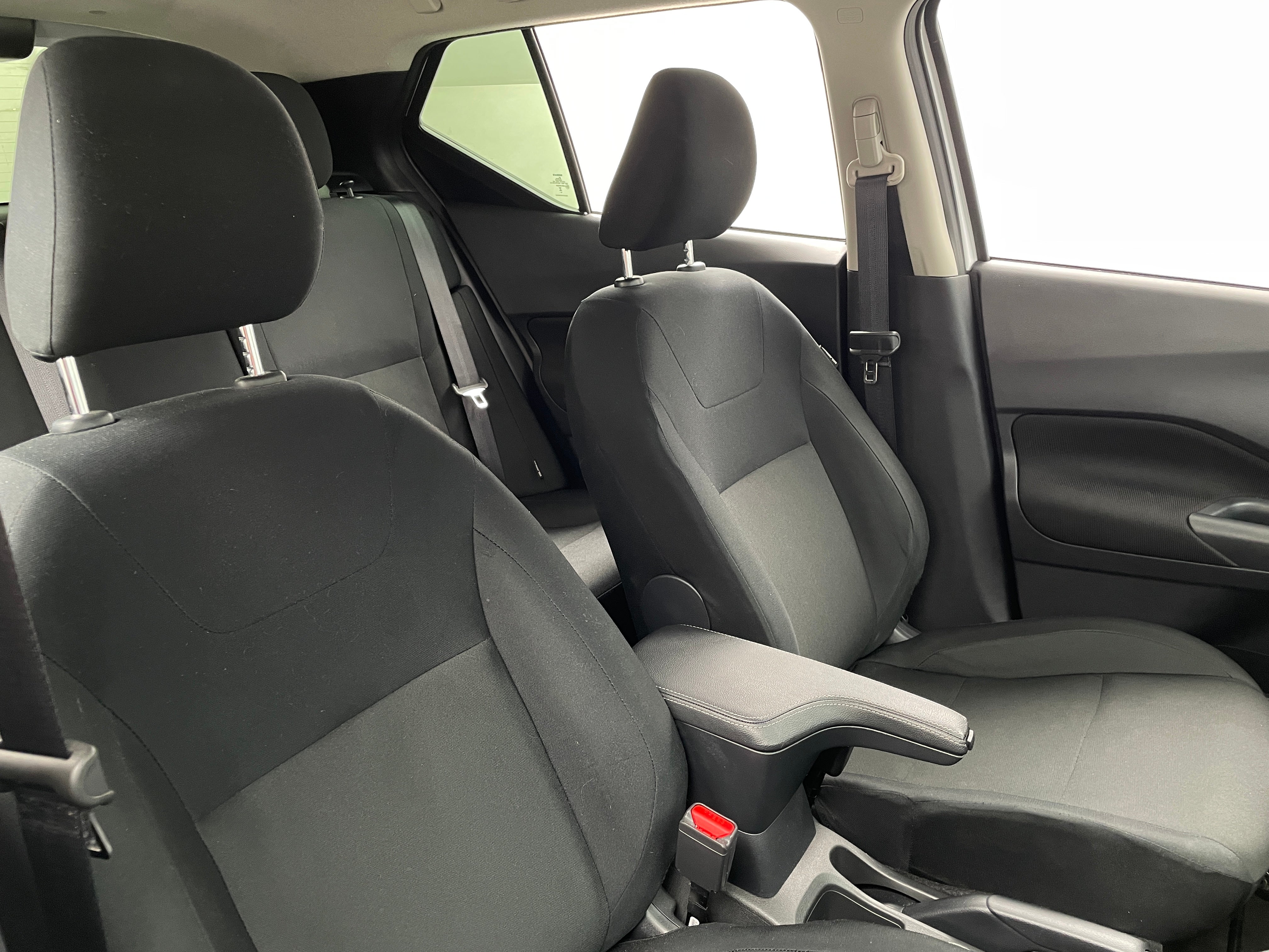 2024 Nissan Kicks S 2