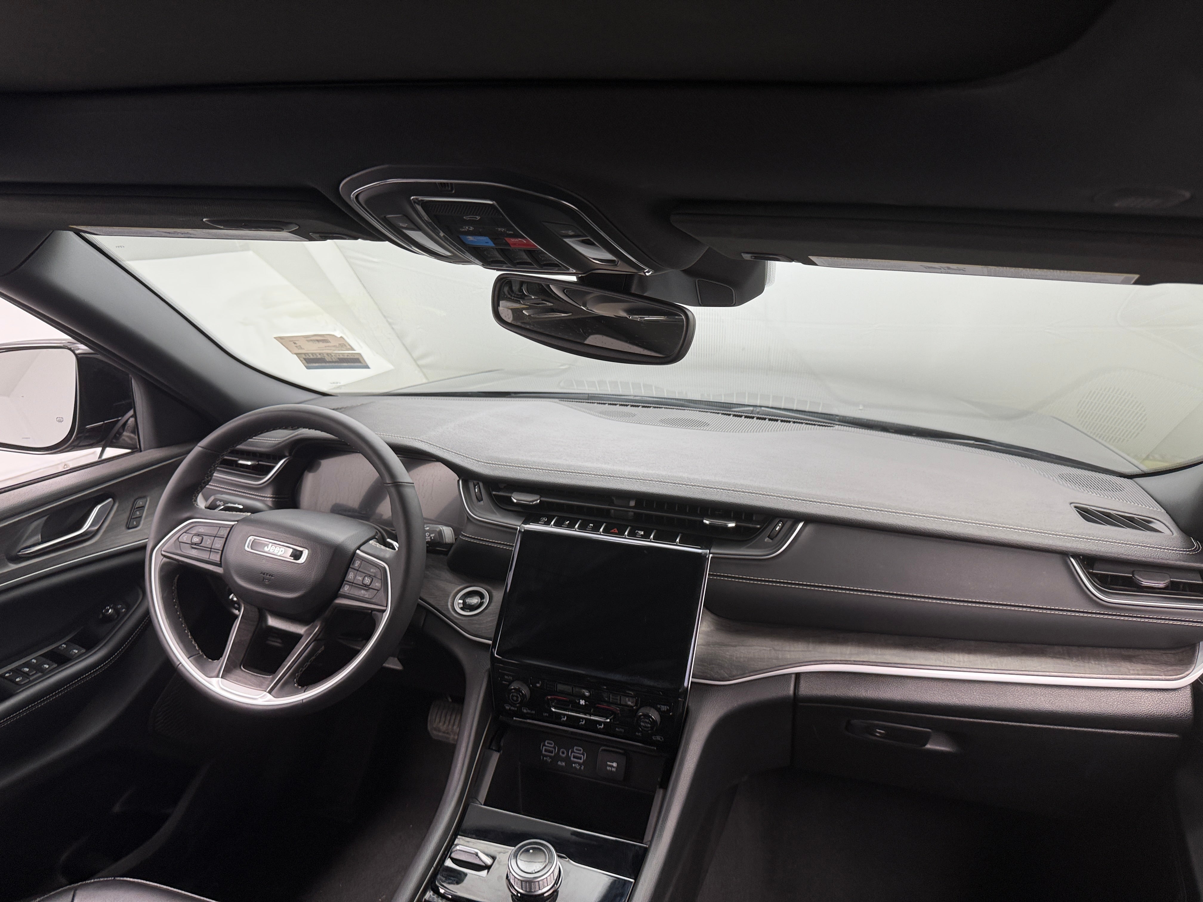 2024 Jeep Grand Cherokee Limited Edition 2
