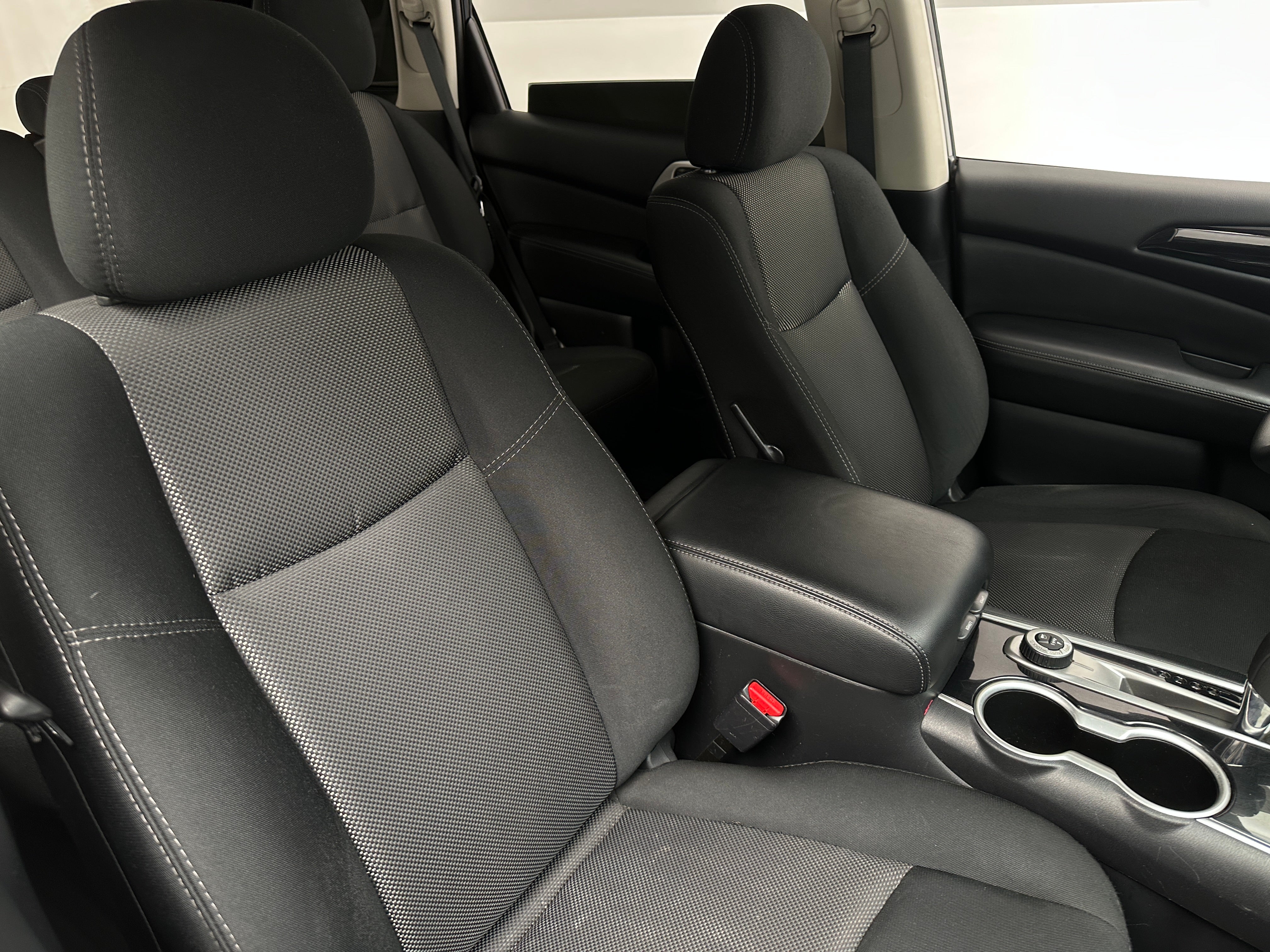 2020 Nissan Pathfinder S 2
