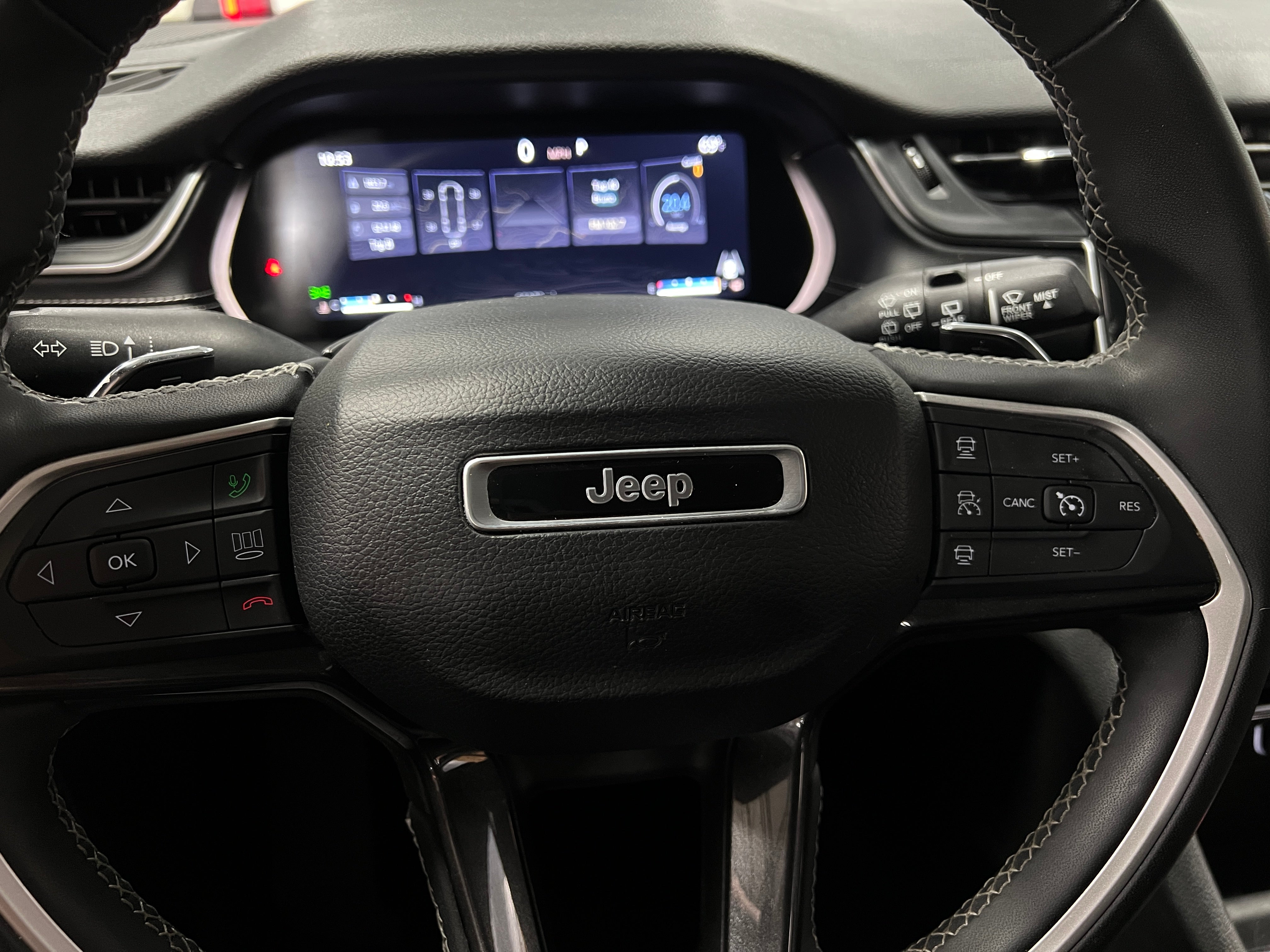 2023 Jeep Grand Cherokee L Laredo 5