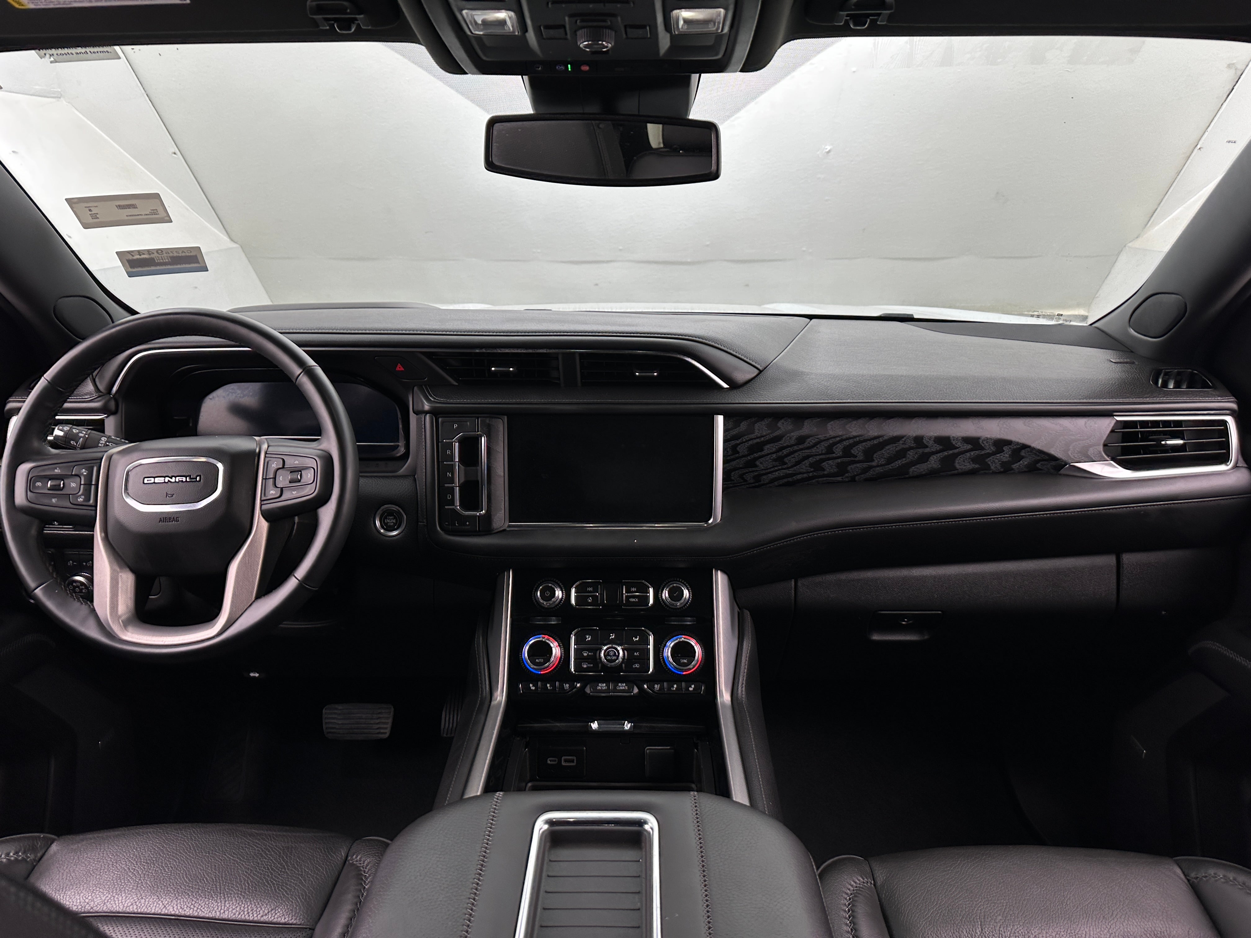 2023 GMC Yukon Denali 2