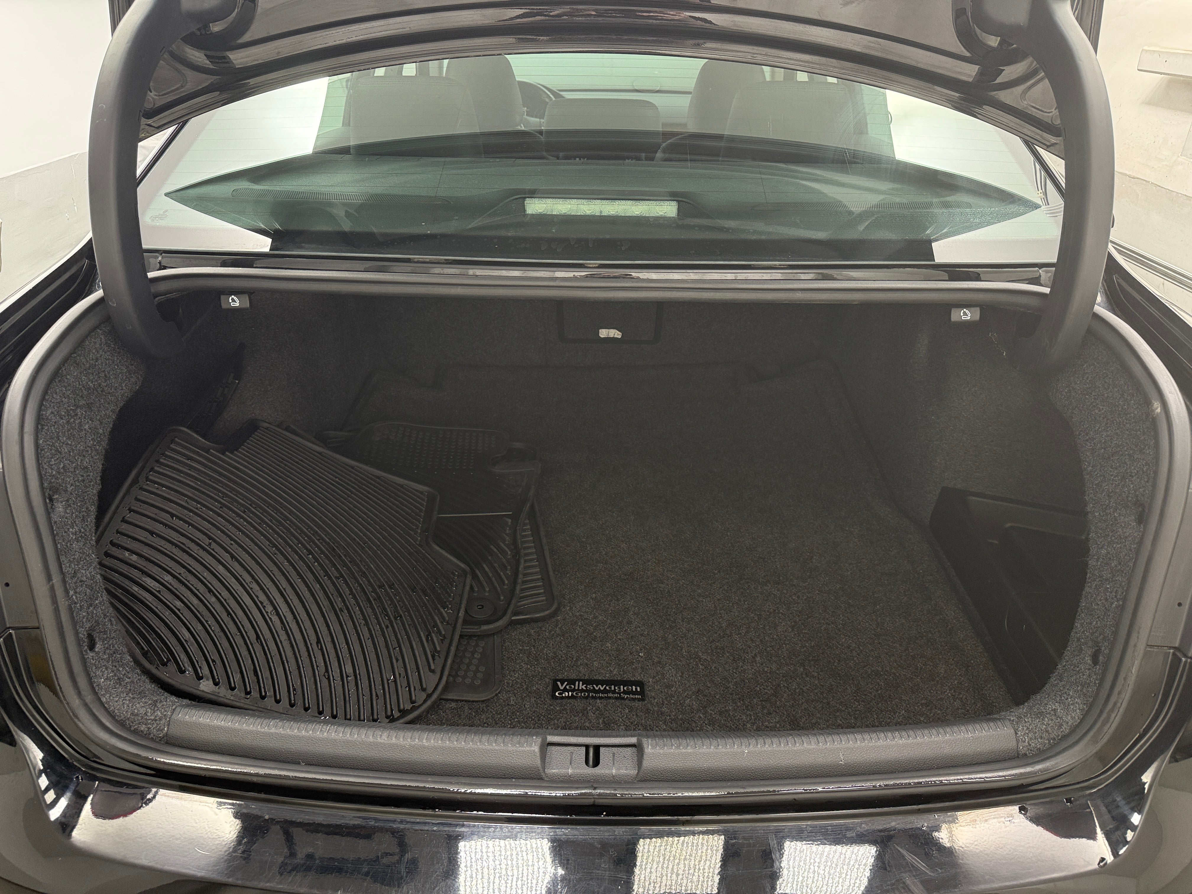 2013 Volkswagen Passat SEL 6