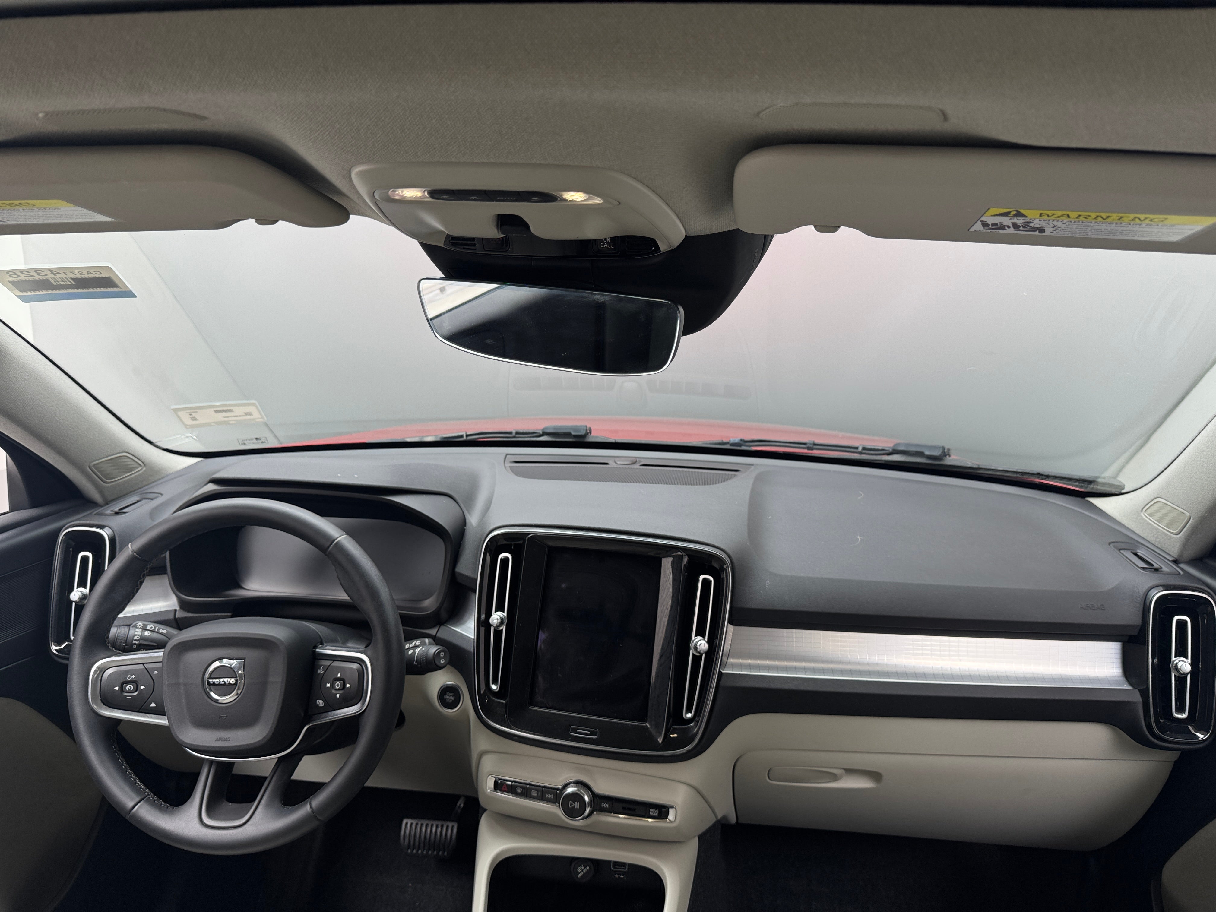 2022 Volvo XC40 T5 Momentum 2