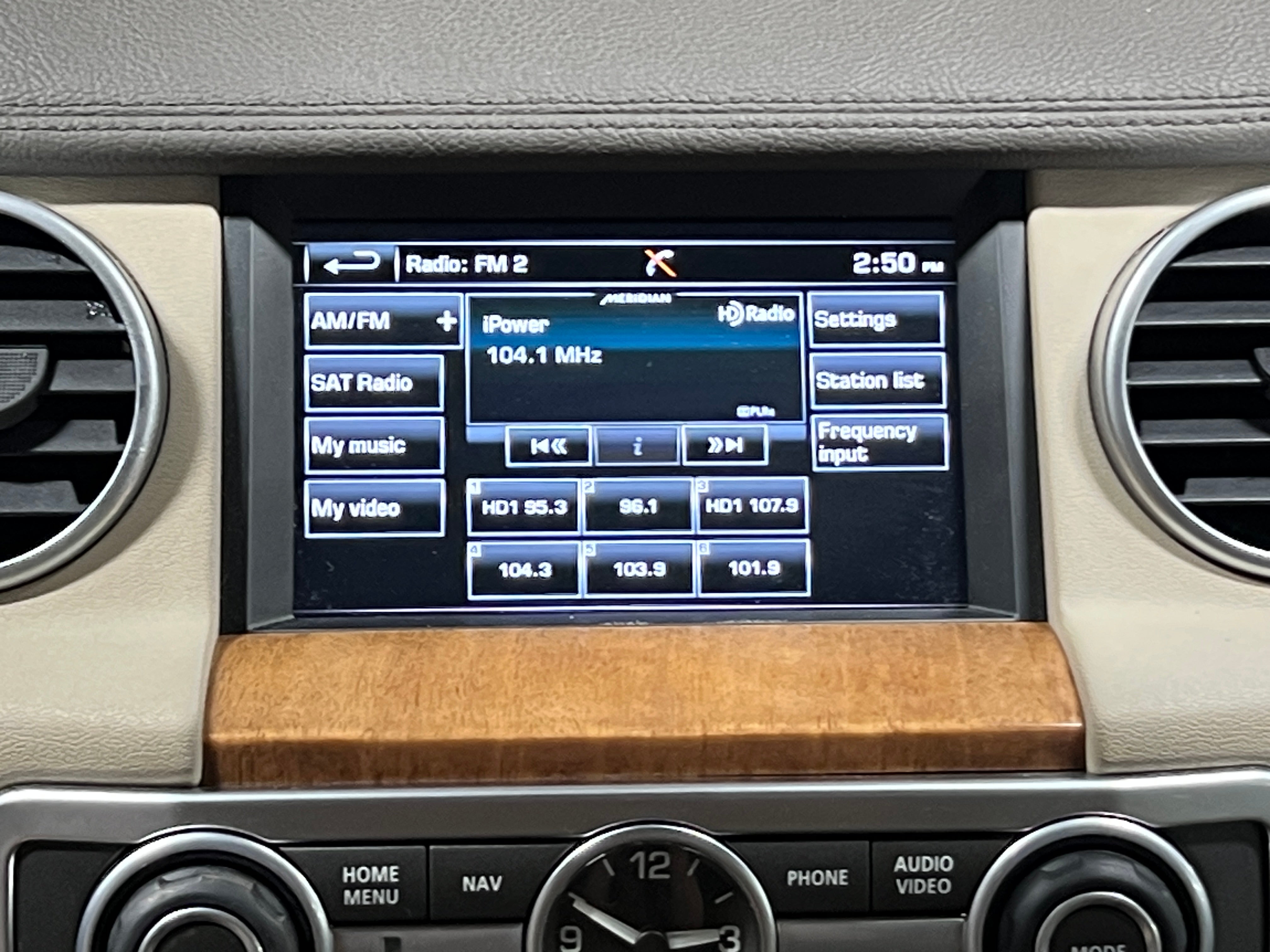 2016 Land Rover LR4 HSE 3