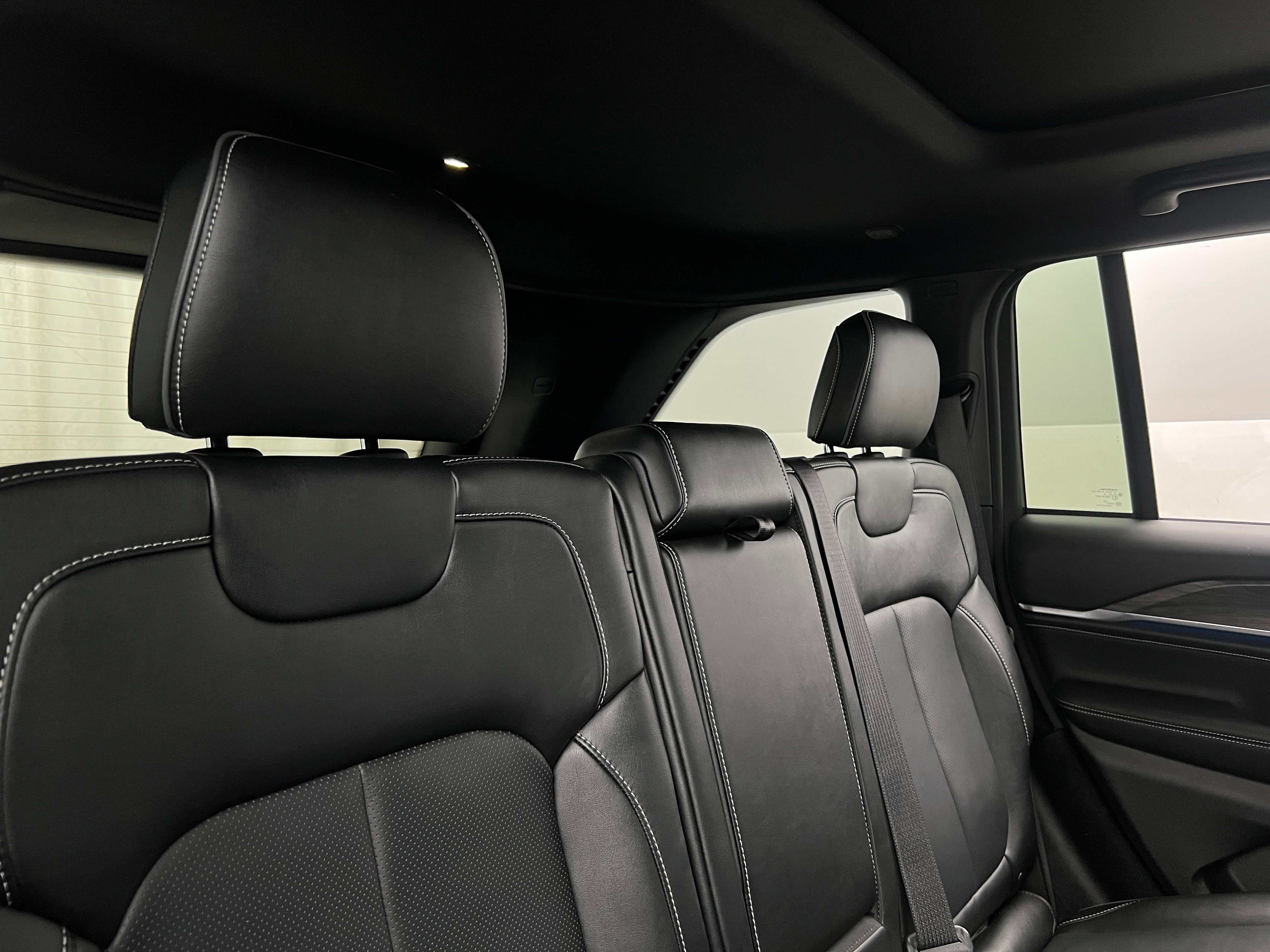 2023 Jeep Grand Cherokee Overland 5