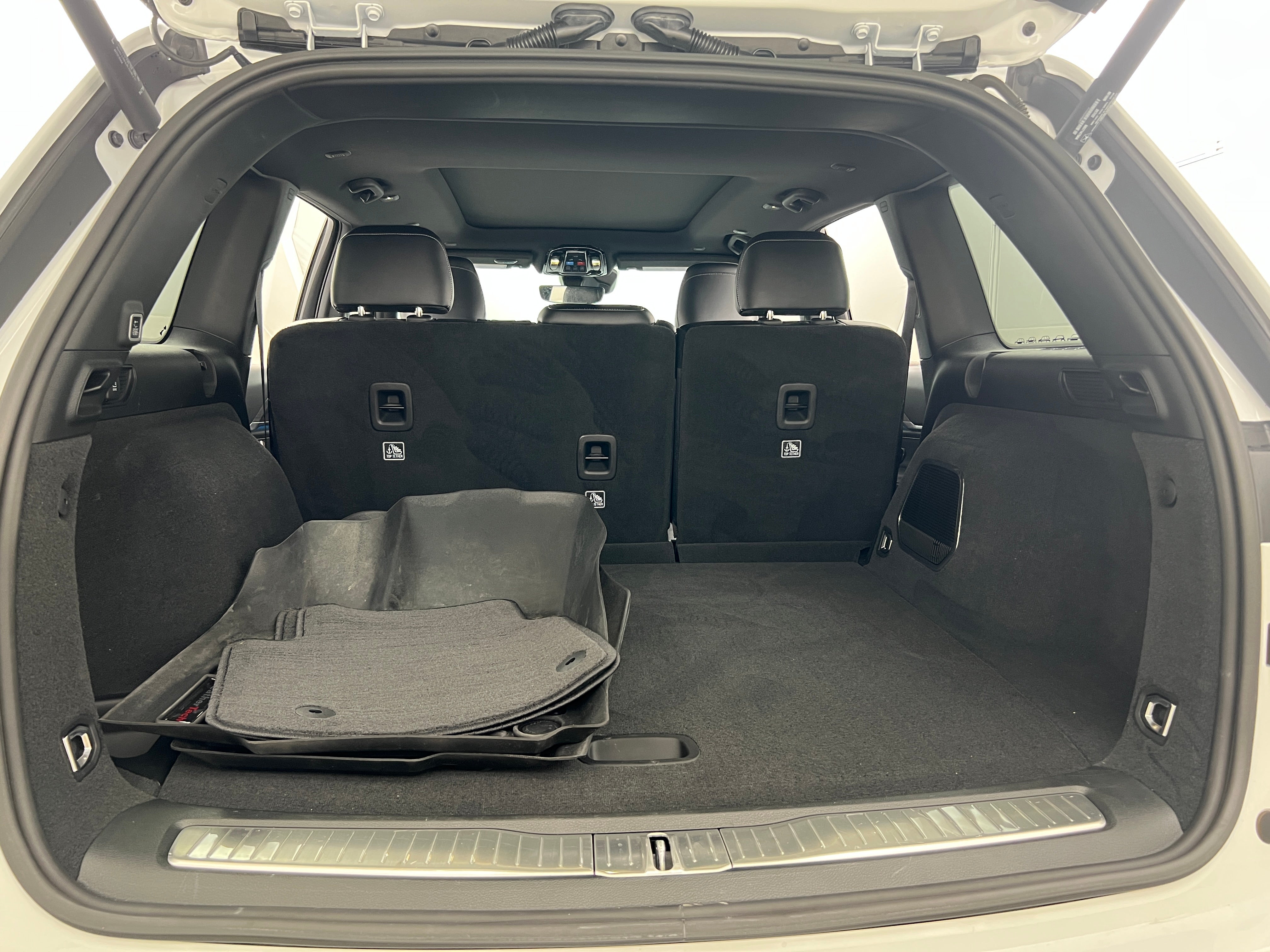 2023 Jeep Grand Cherokee Overland 6