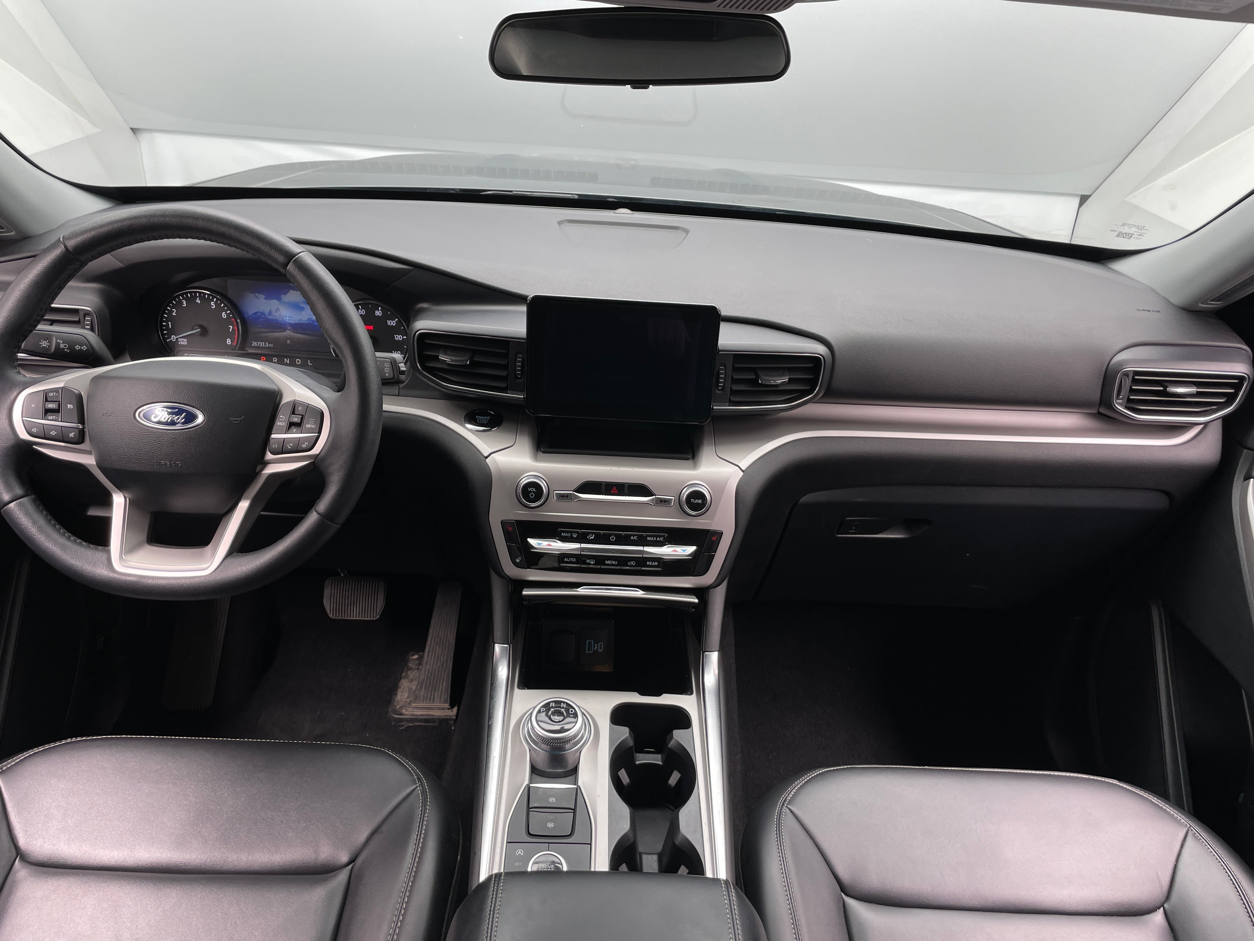 2024 Ford Explorer XLT 2
