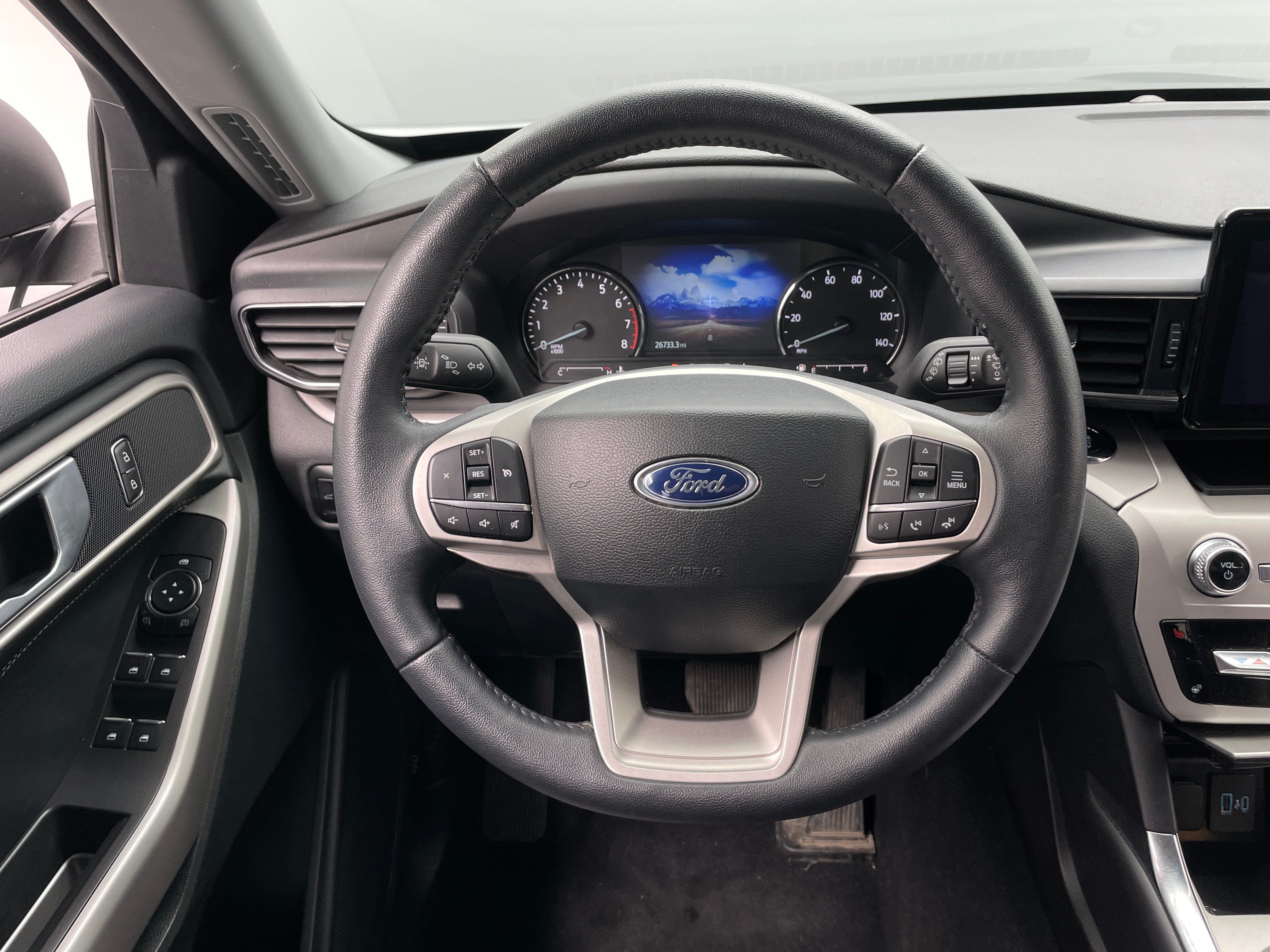 2024 Ford Explorer XLT 4