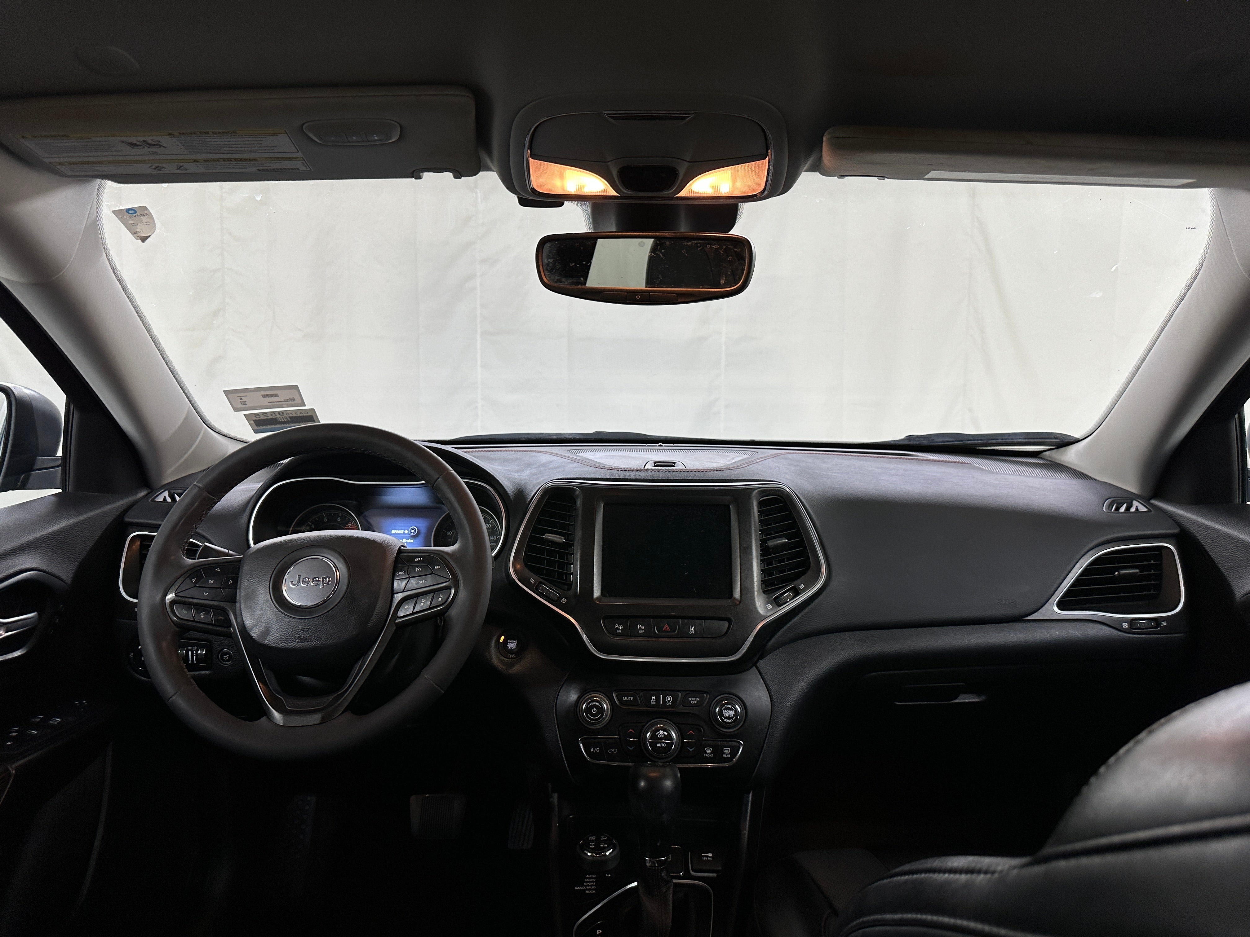 2021 Jeep Cherokee Trailhawk 2