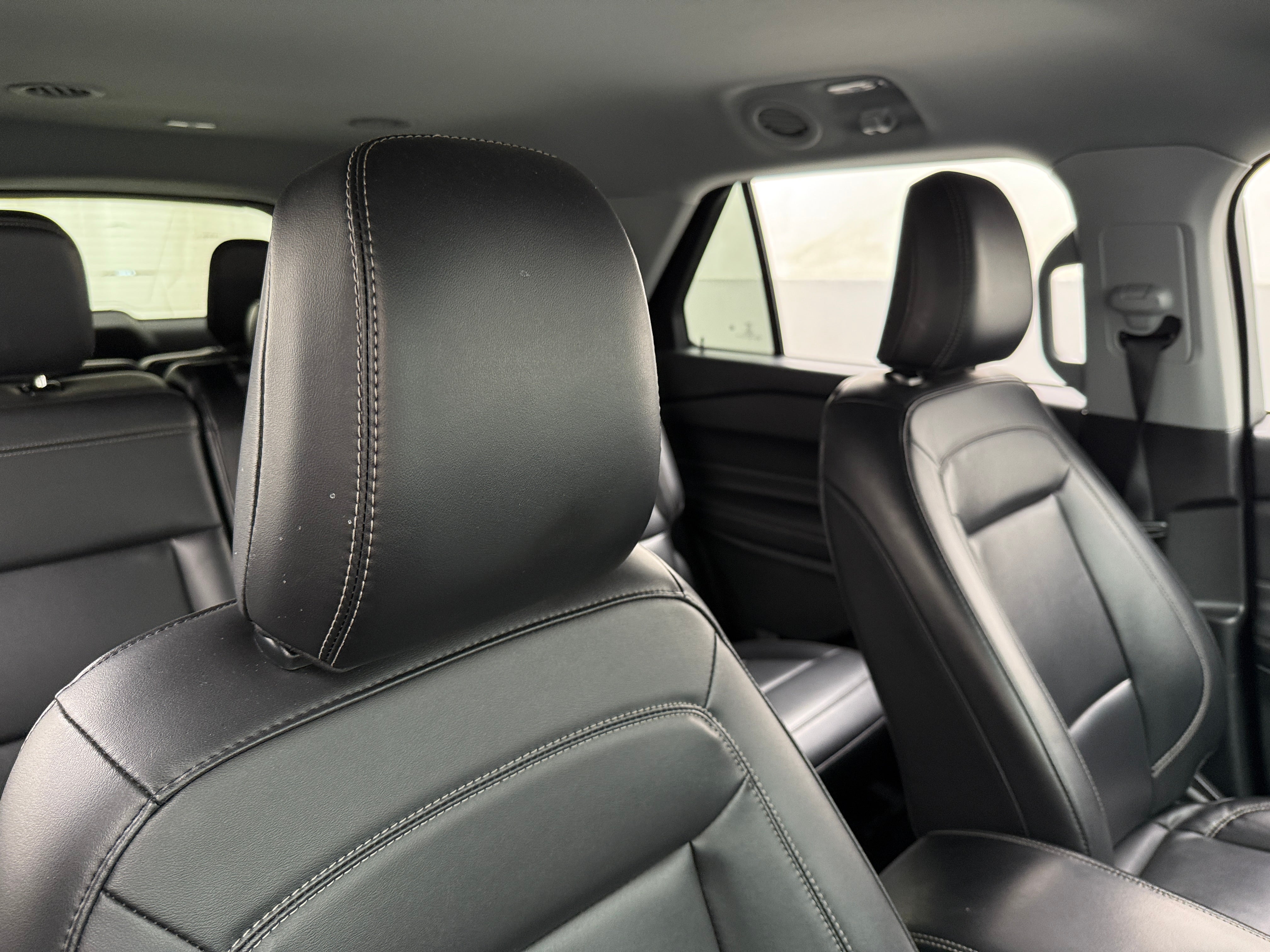 2024 Ford Explorer XLT 2