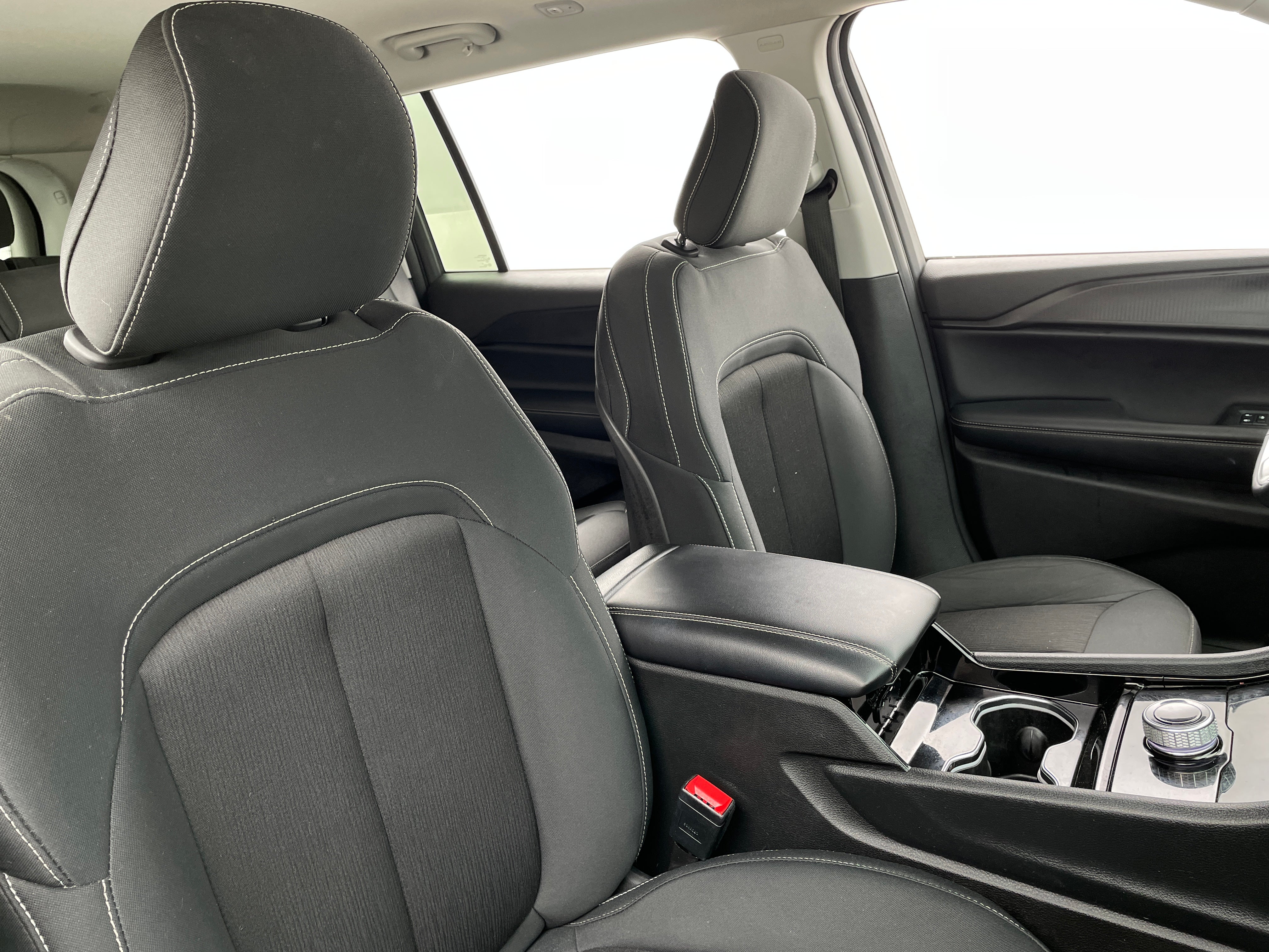 2023 Jeep Grand Cherokee L Laredo 2