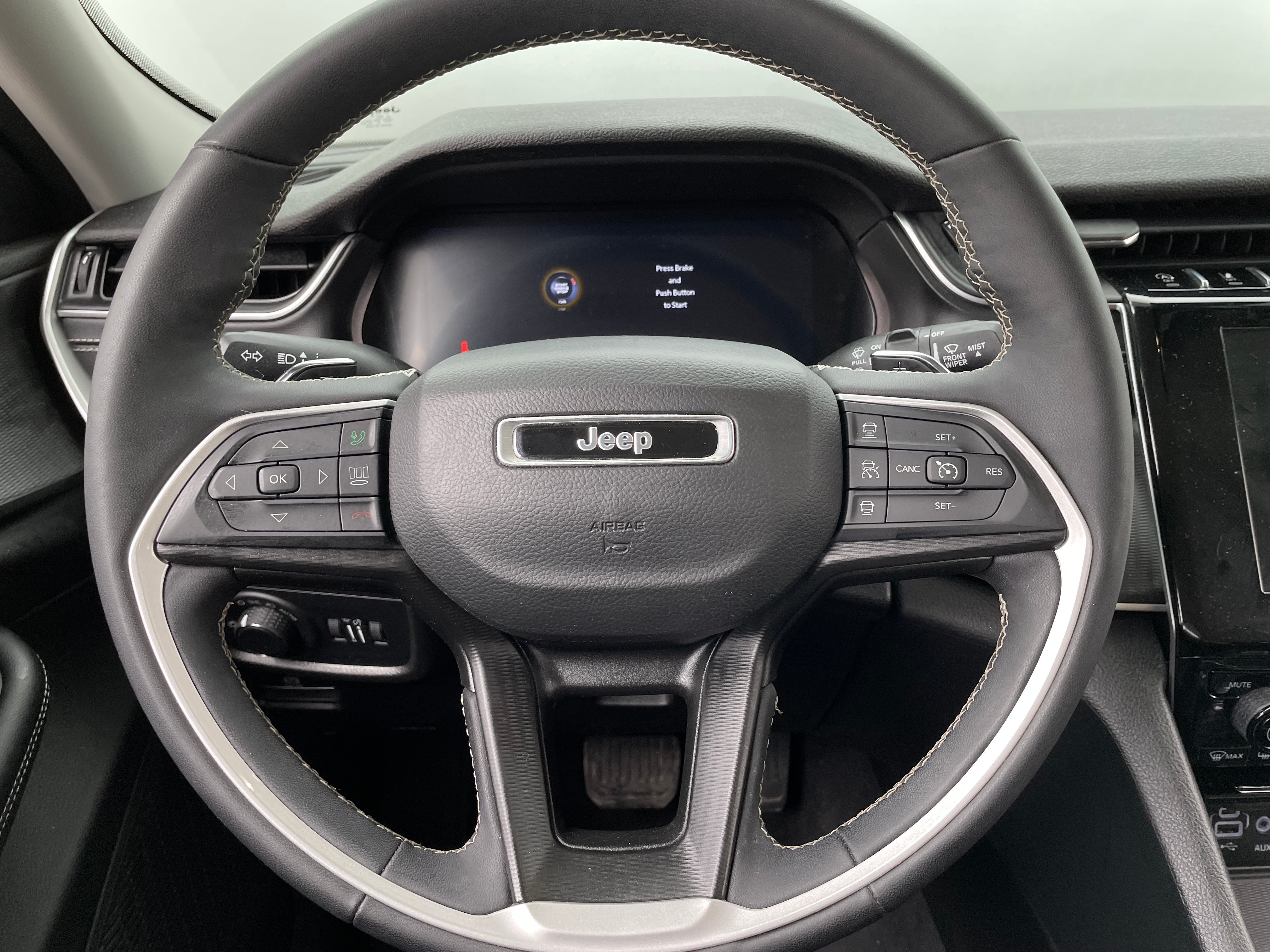 2023 Jeep Grand Cherokee L Laredo 5