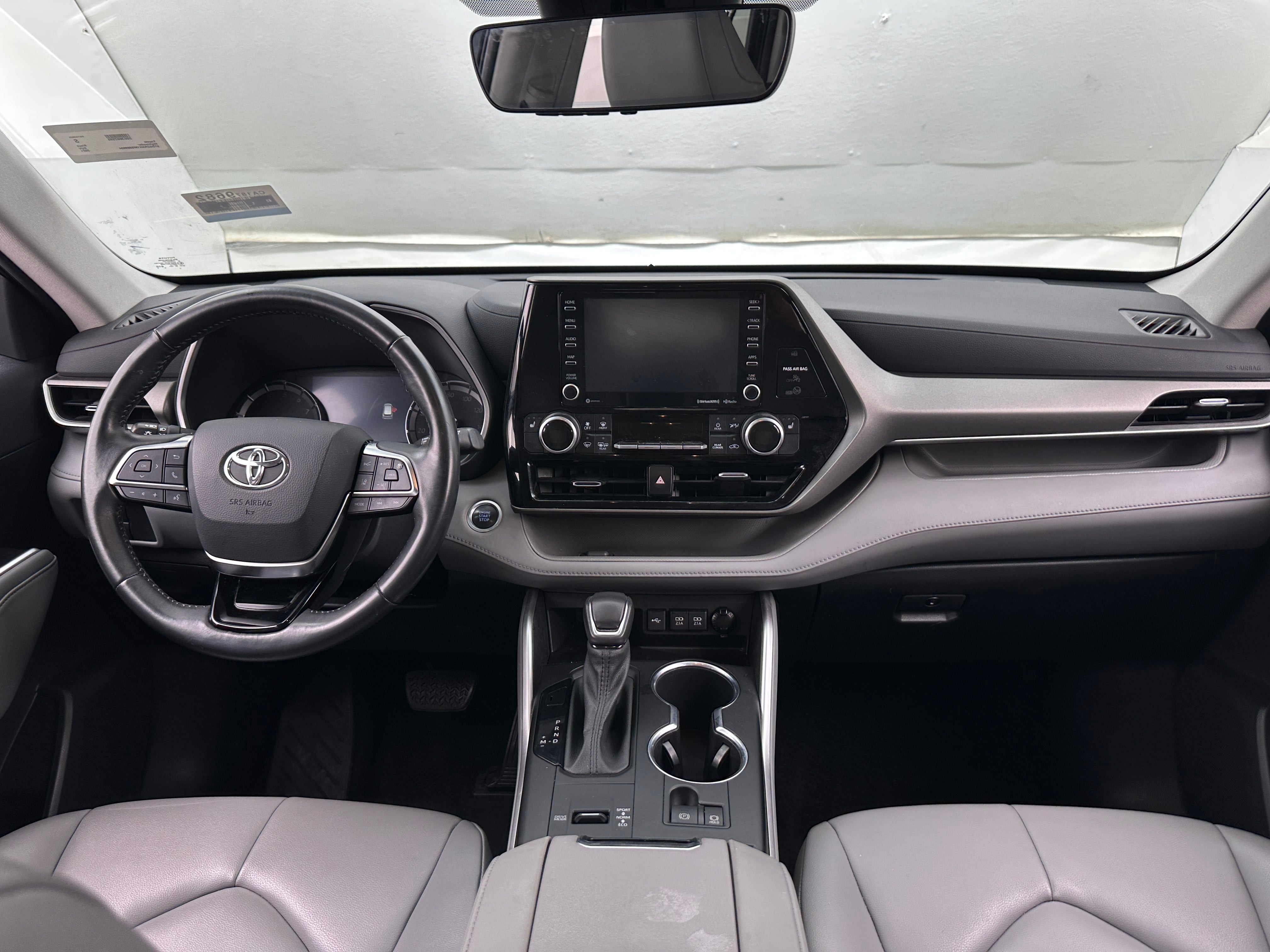 2021 Toyota Highlander XLE 2