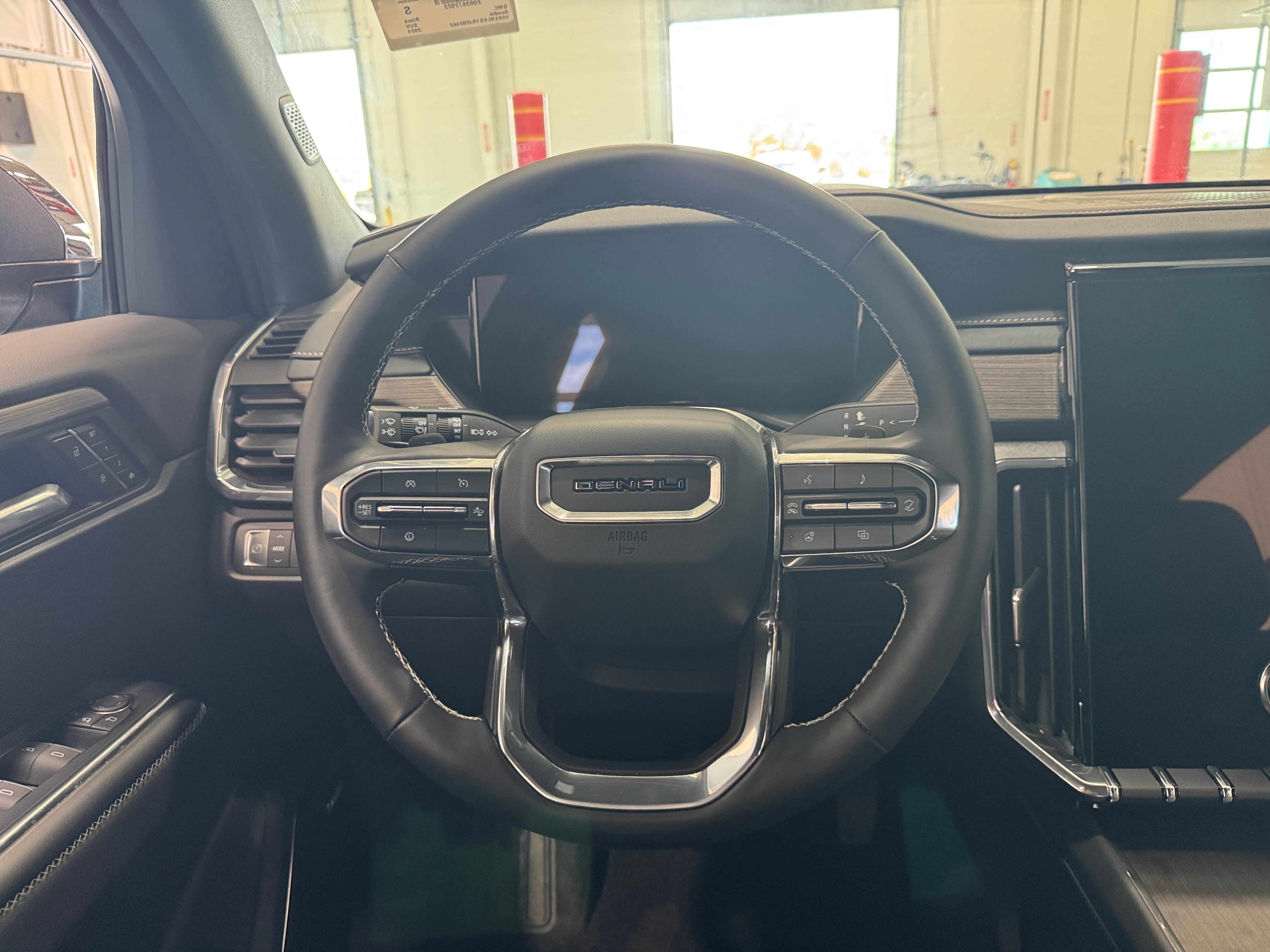 2024 GMC Acadia Denali 4