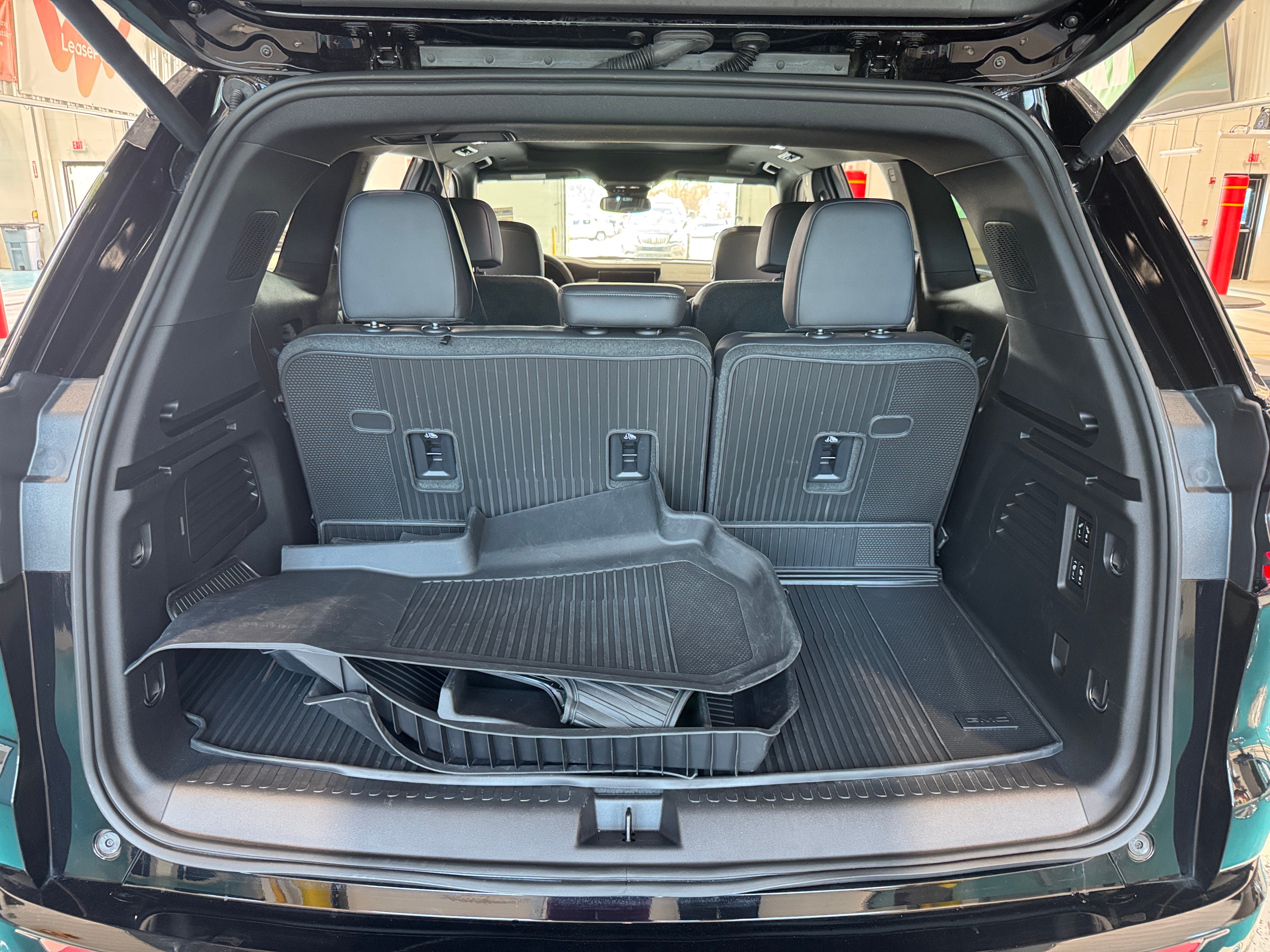 2024 GMC Acadia Denali 6