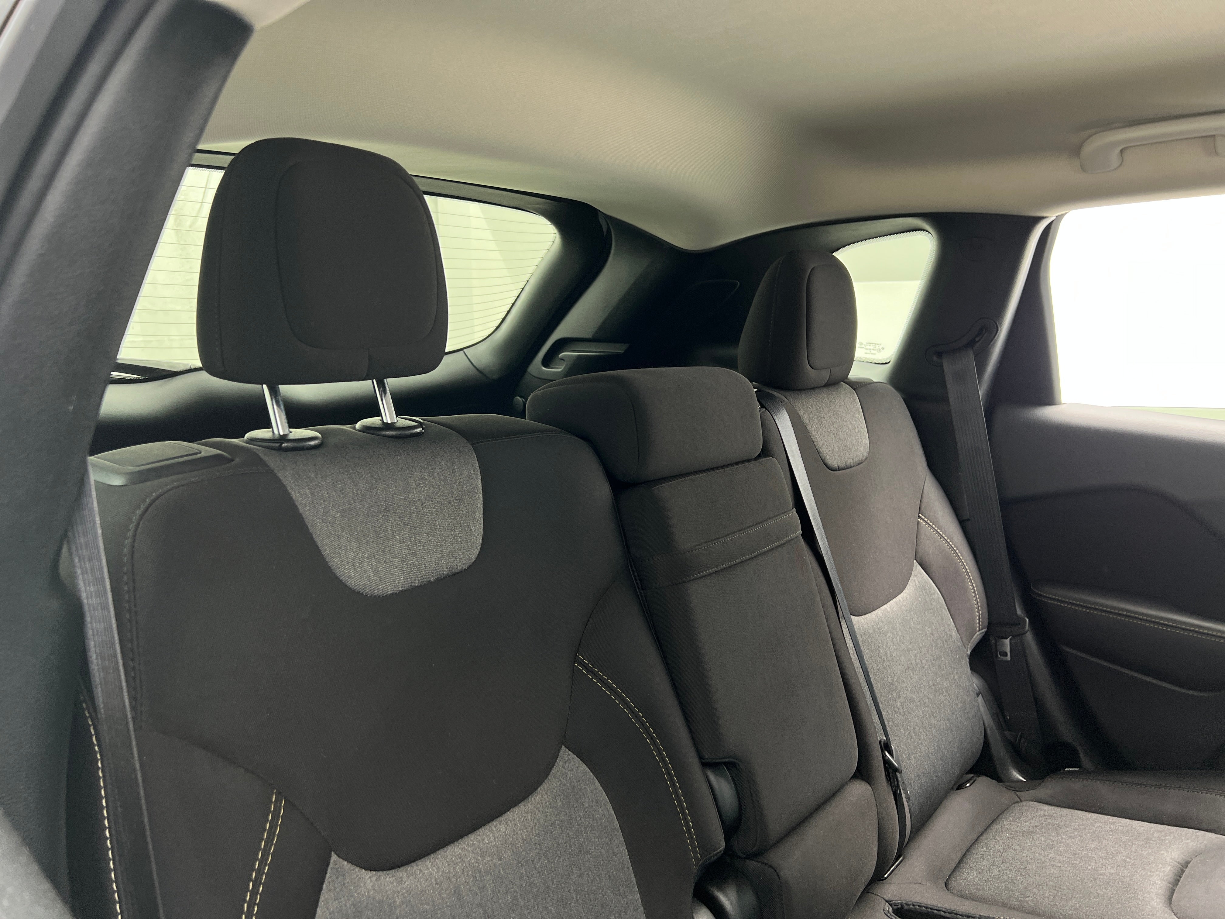 2016 Jeep Cherokee Sport 6