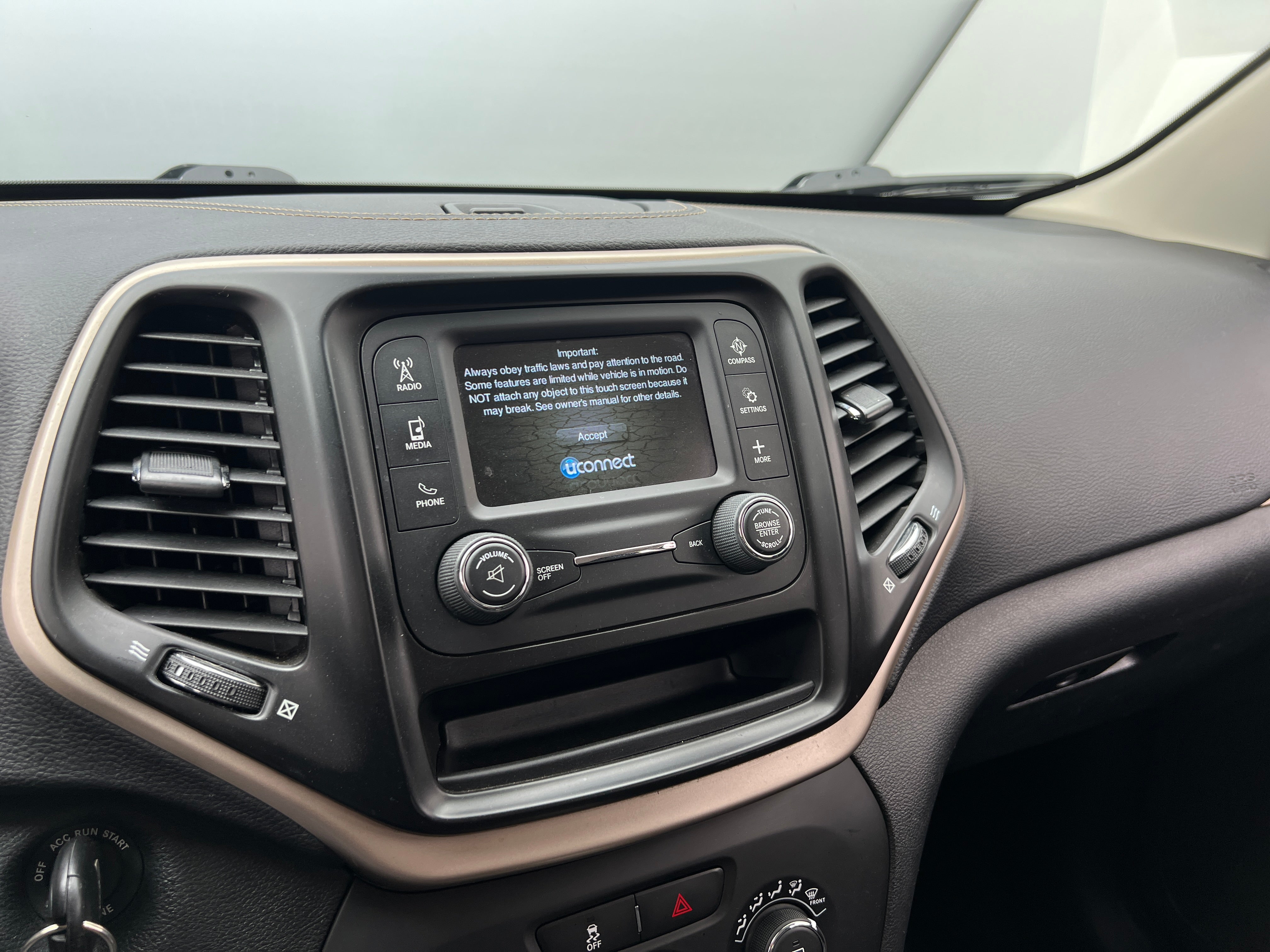 2016 Jeep Cherokee Sport 4