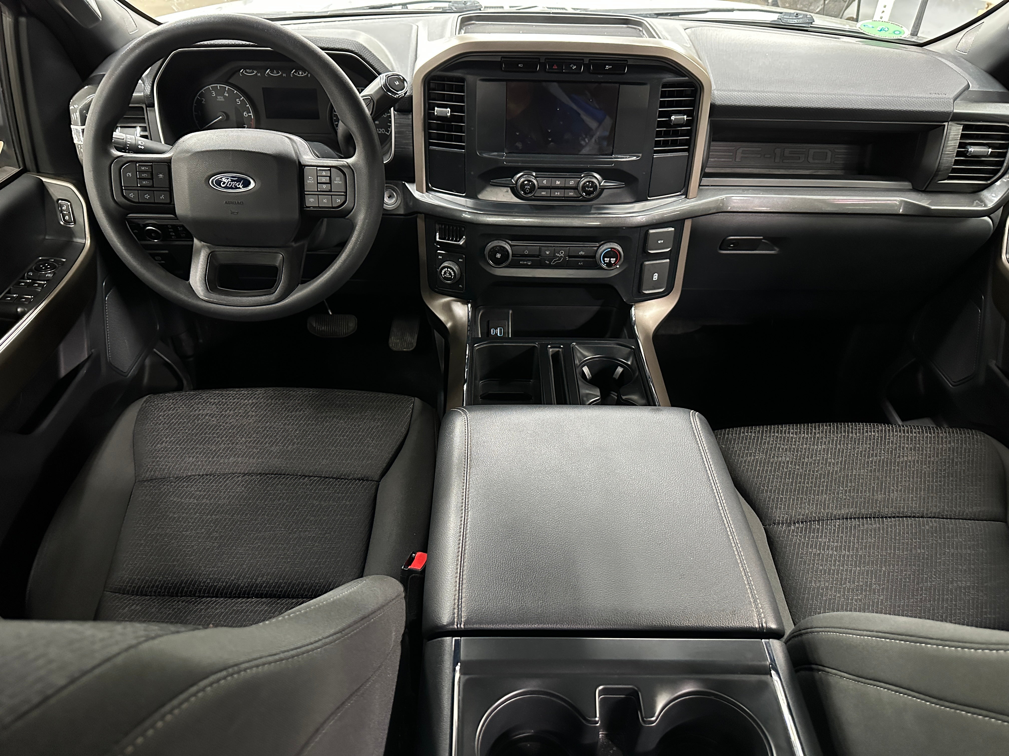 2023 Ford Econoline E-150 3