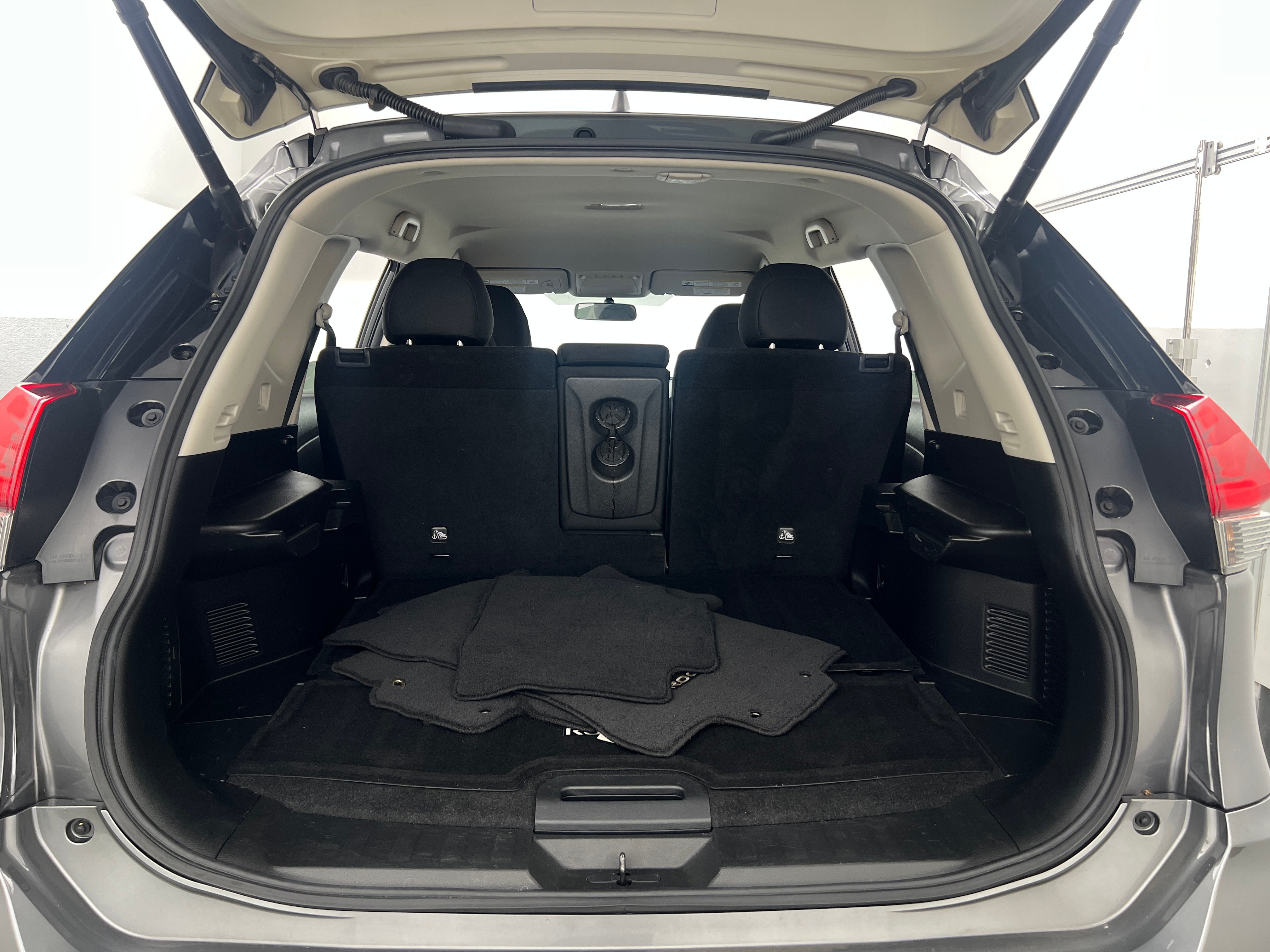2018 Nissan Rogue SV 7